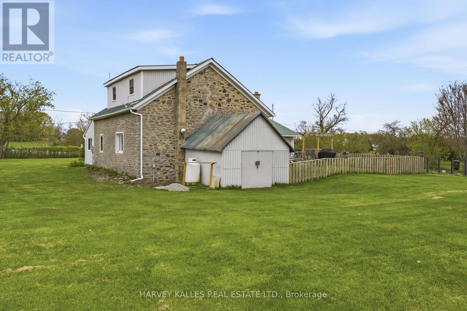 8 SCHOOL HOUSE ROAD