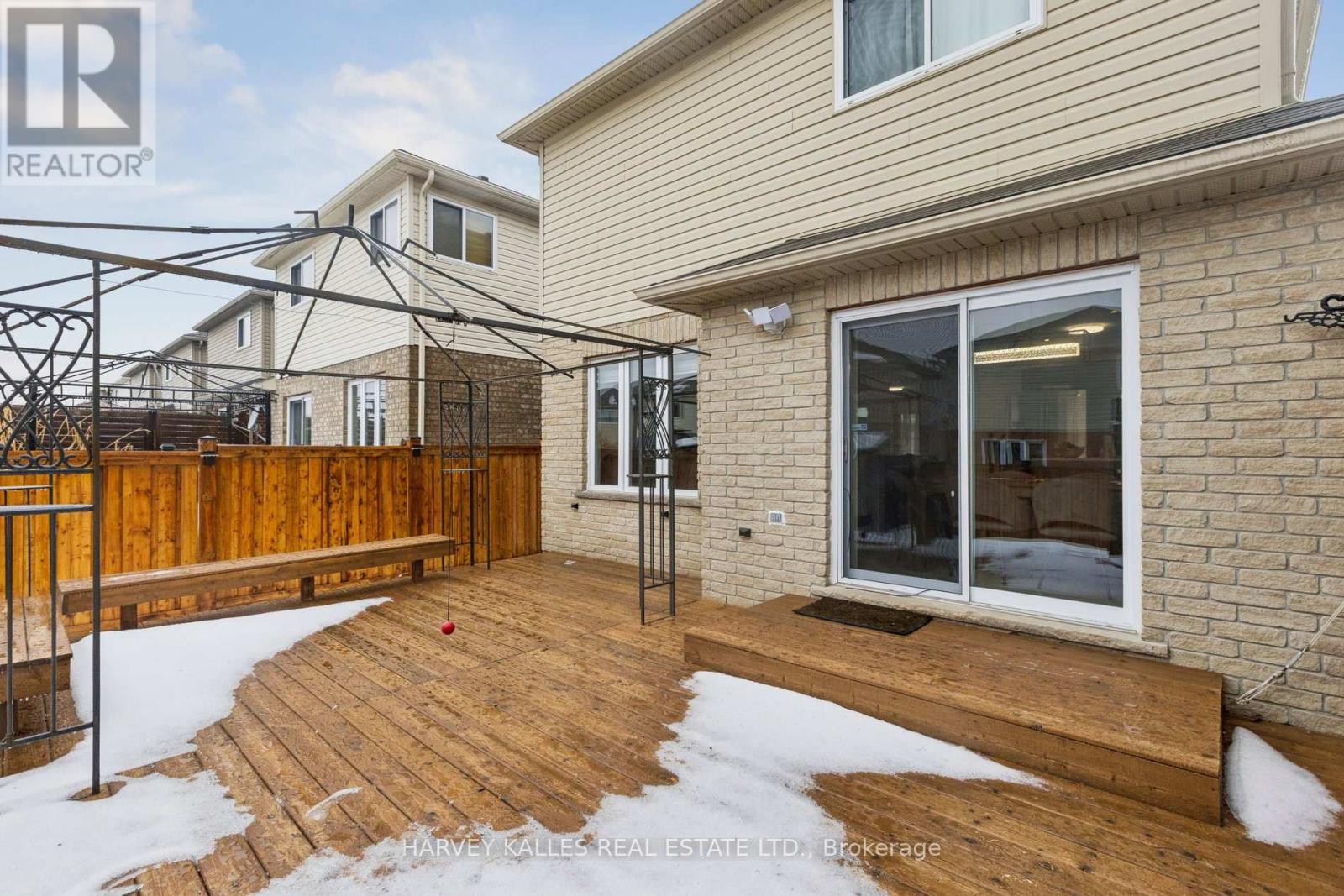 409 TEALBY CRESCENT