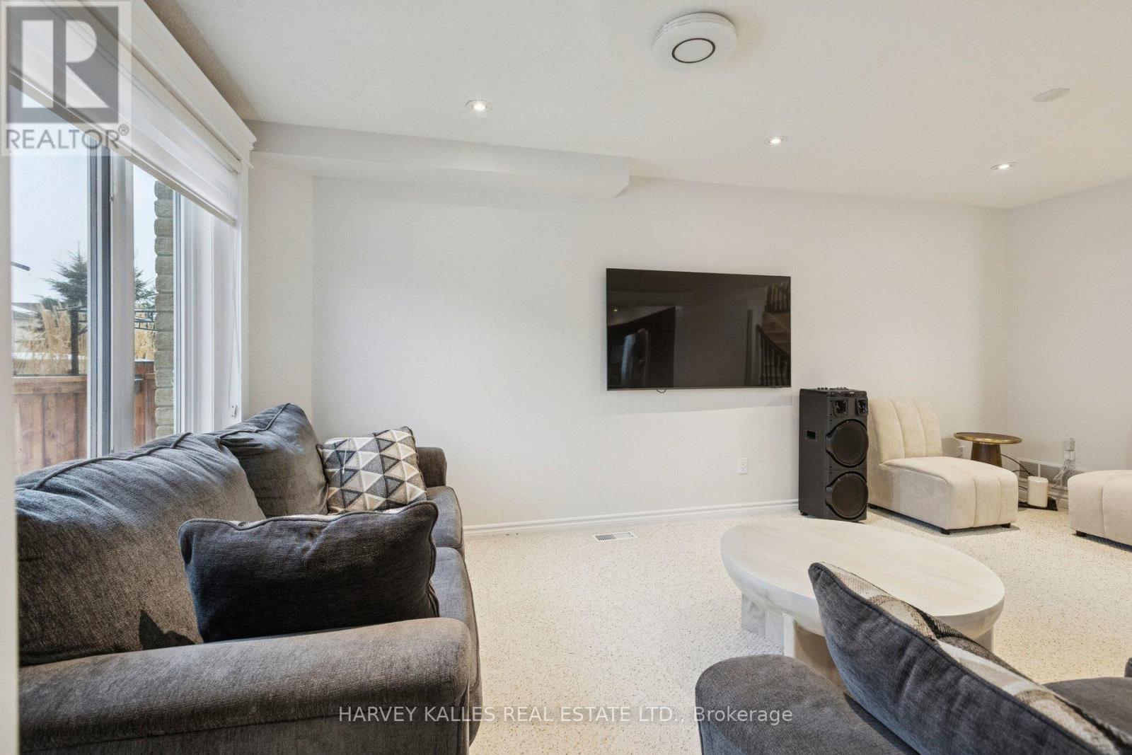 409 TEALBY CRESCENT