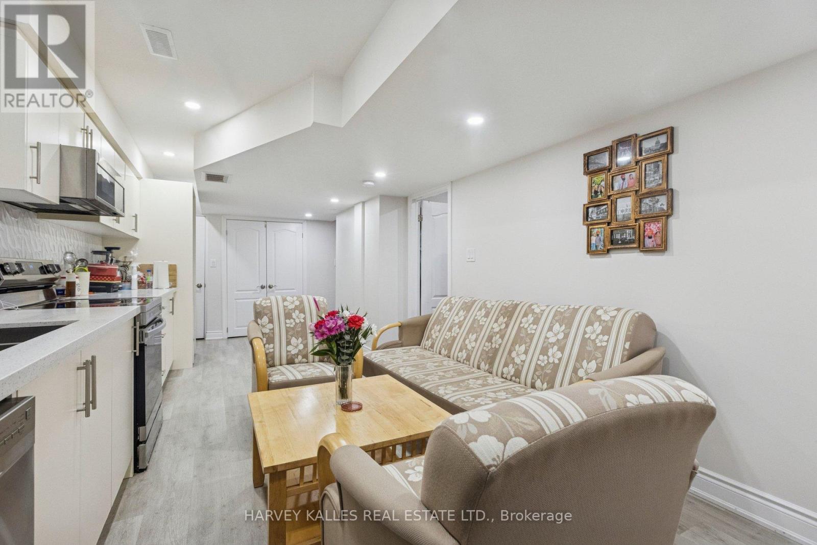 409 TEALBY CRESCENT