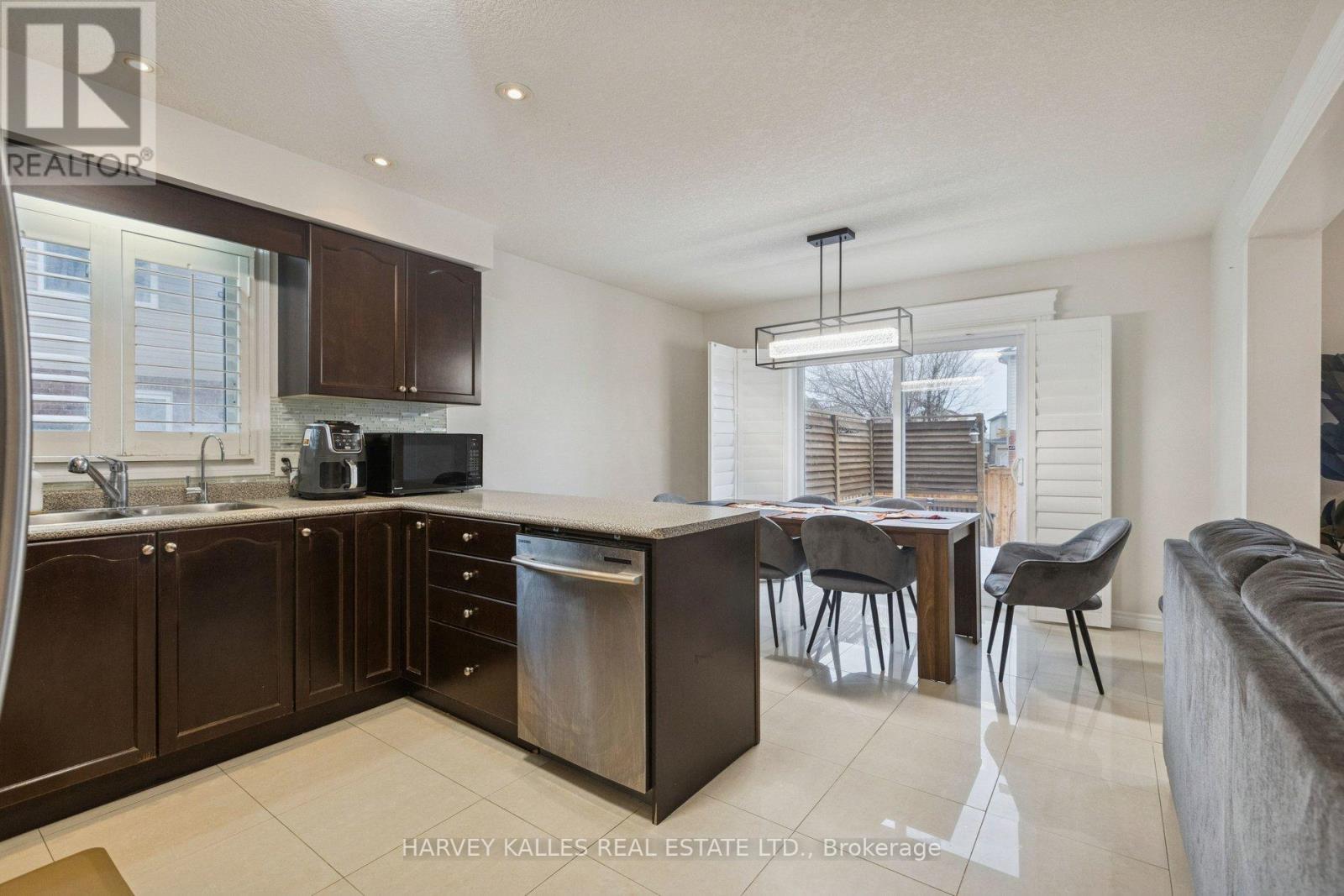 409 TEALBY CRESCENT