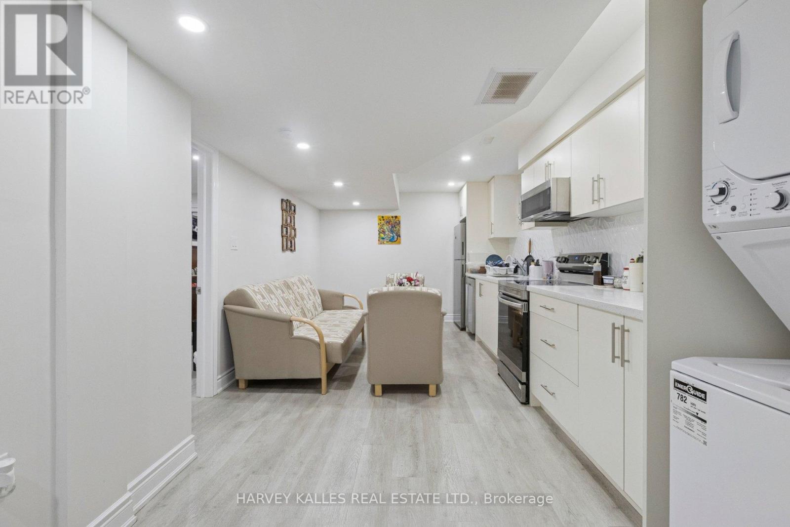 409 TEALBY CRESCENT