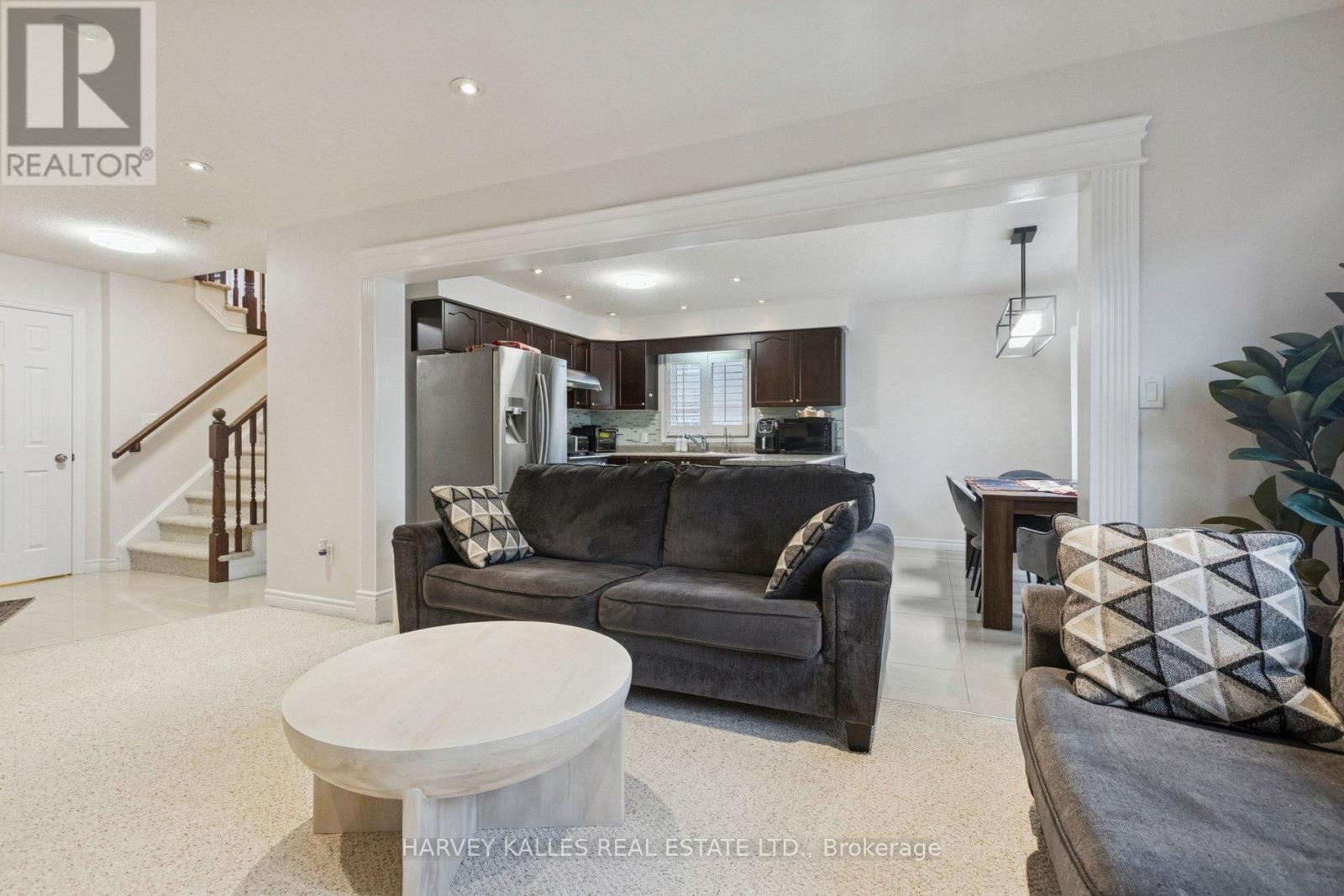 409 TEALBY CRESCENT