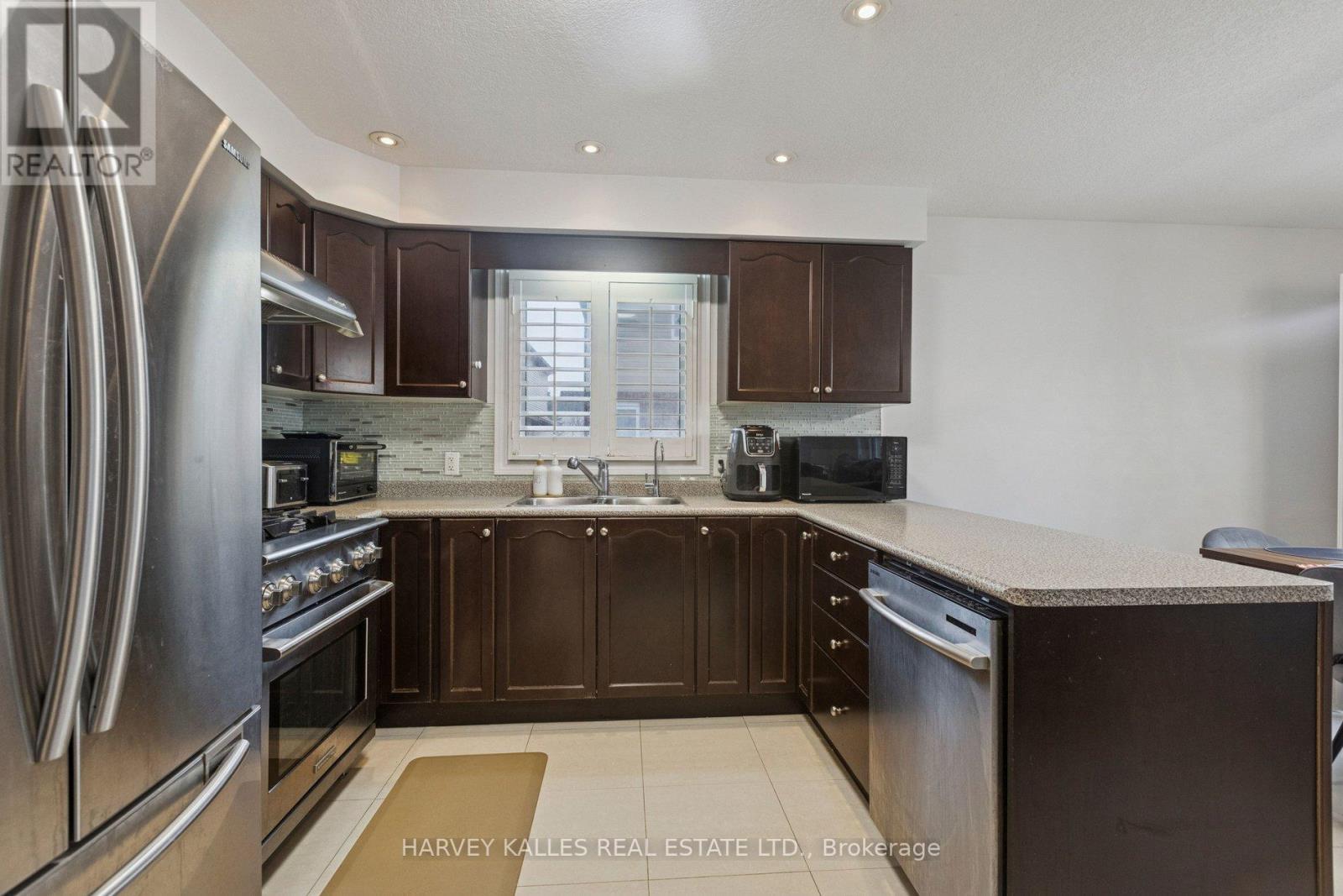 409 TEALBY CRESCENT