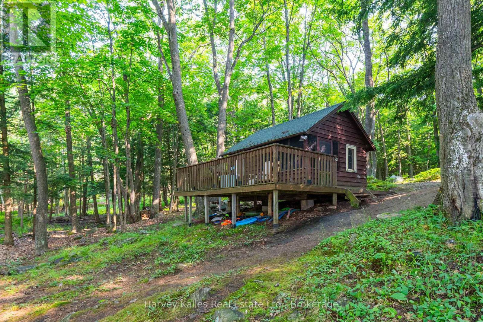 4 - 1254 BARLOCHAN ROAD