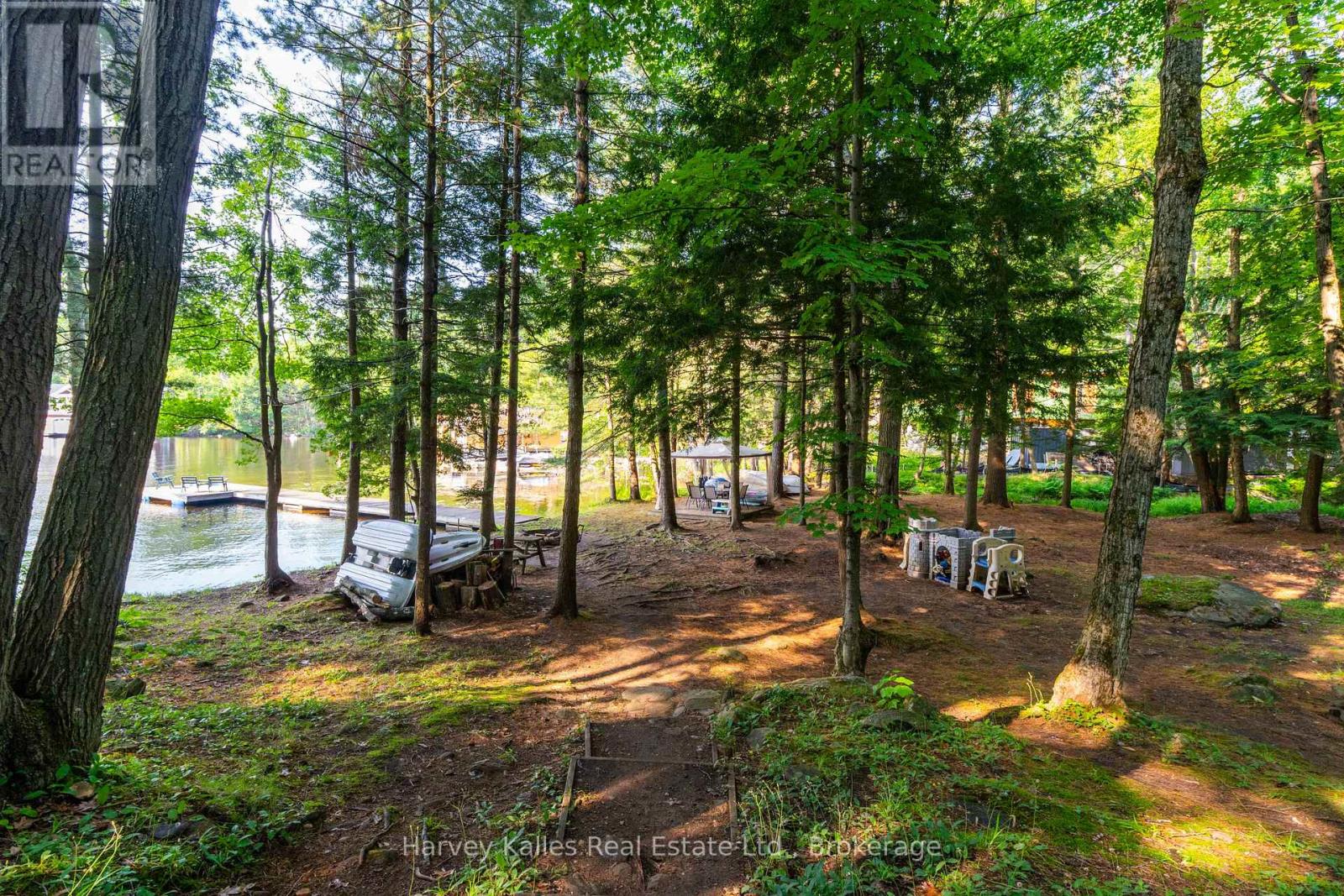 4 - 1254 BARLOCHAN ROAD