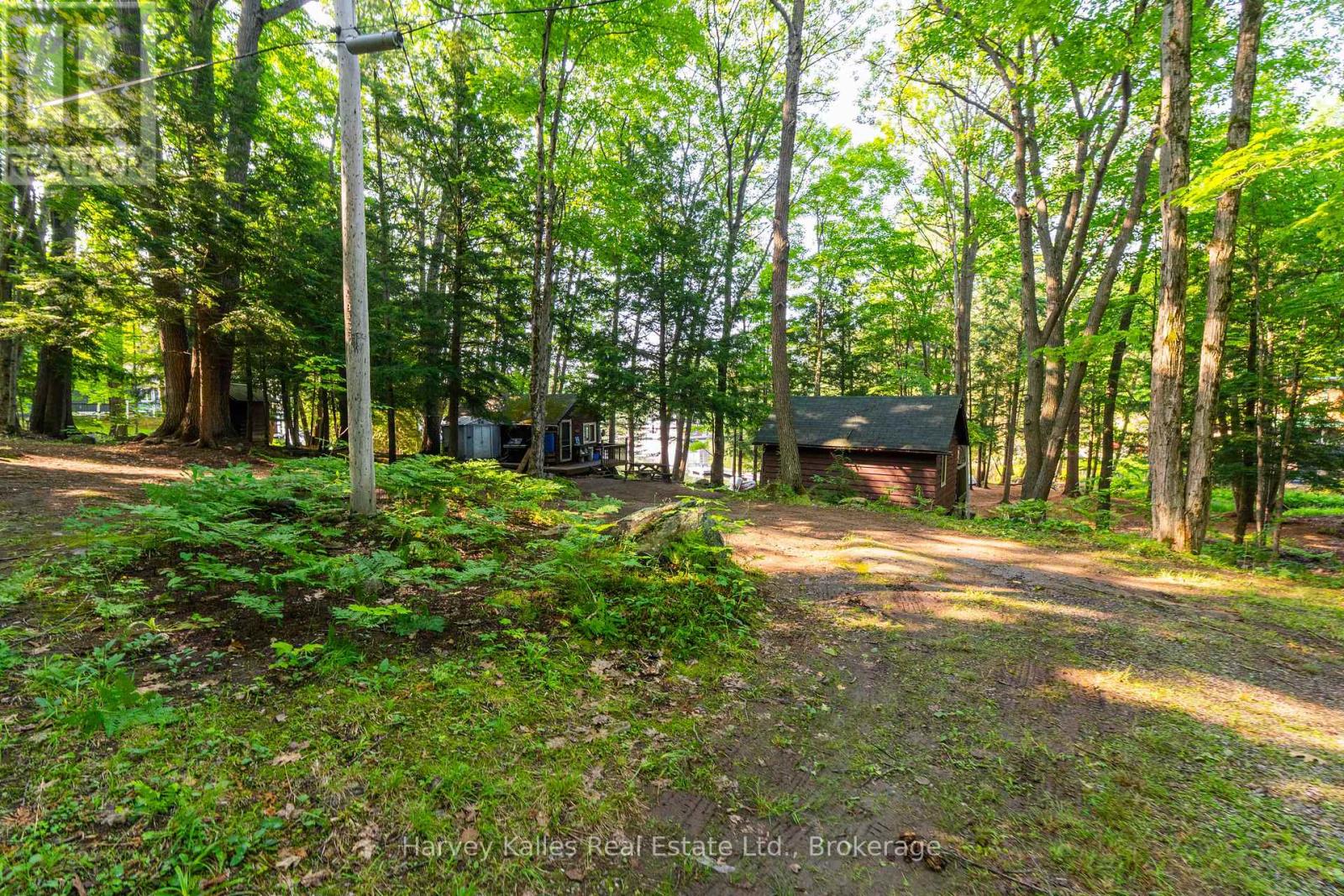 4 - 1254 BARLOCHAN ROAD
