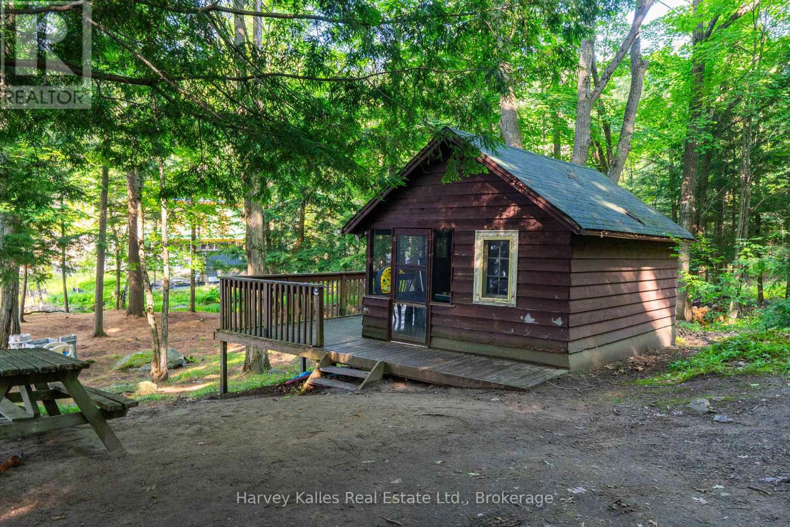 4 - 1254 BARLOCHAN ROAD