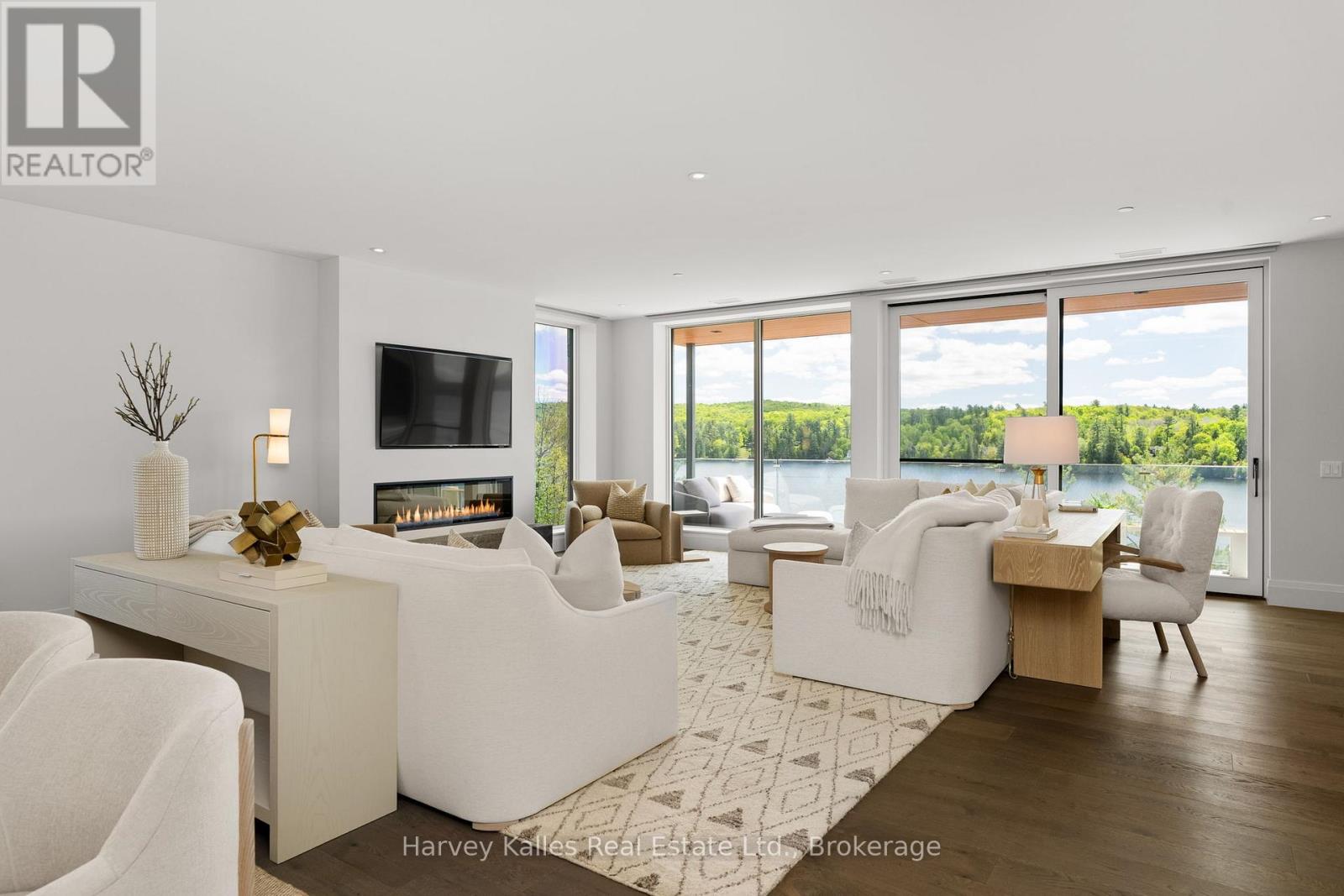 211 - 727 GRANDVIEW DRIVE