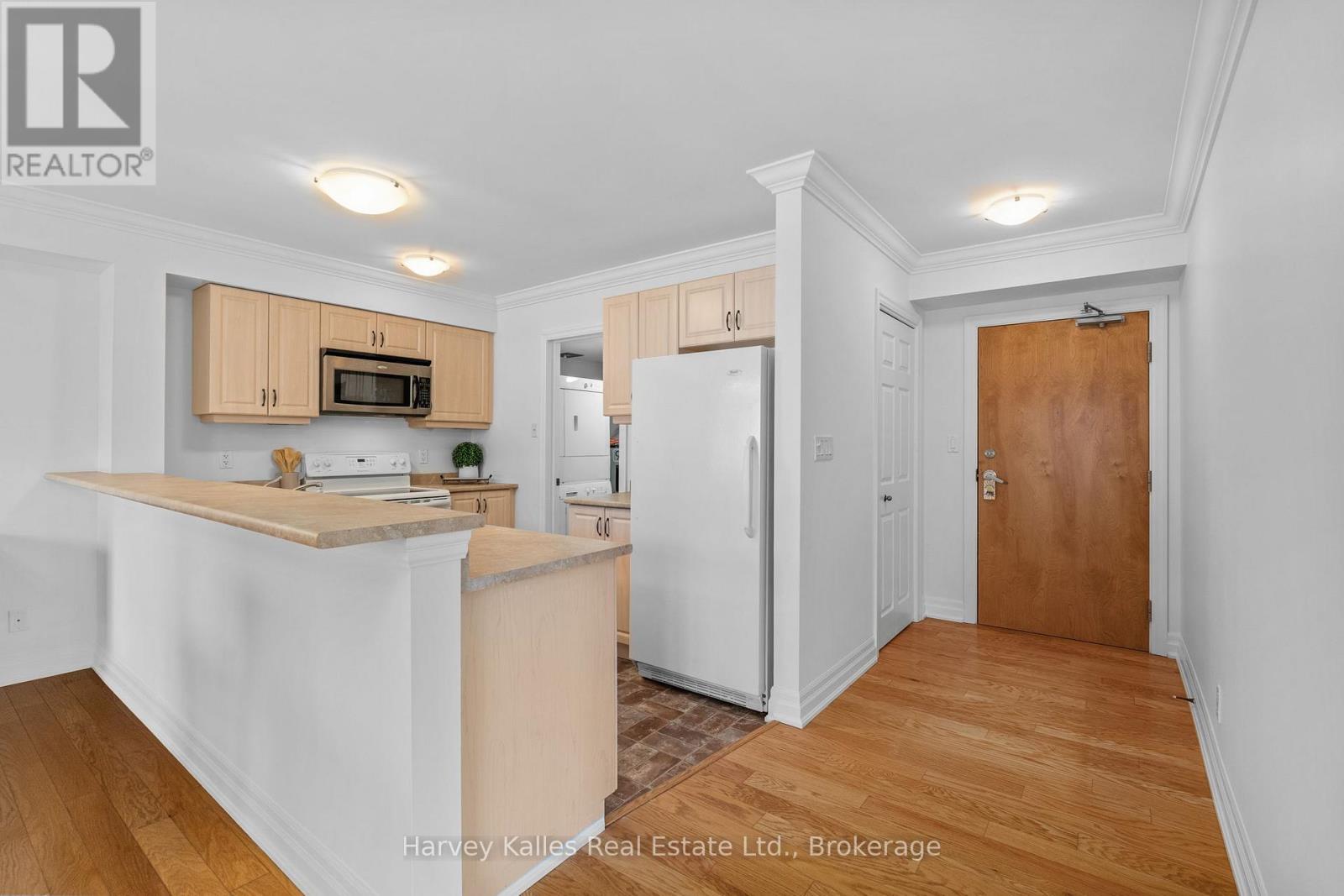205 - 26 DAIRY LANE