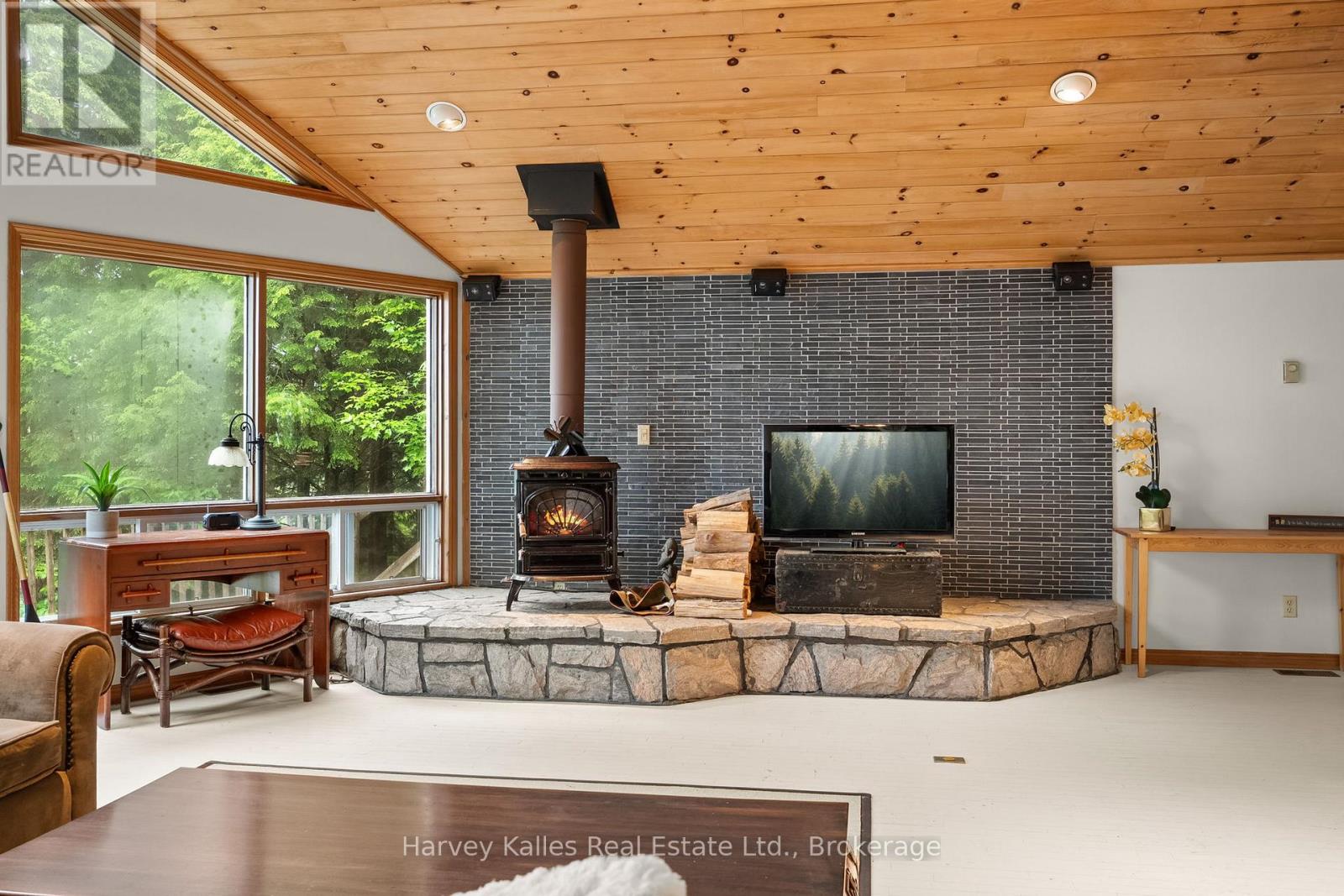 7 BABY LAKE ROAD