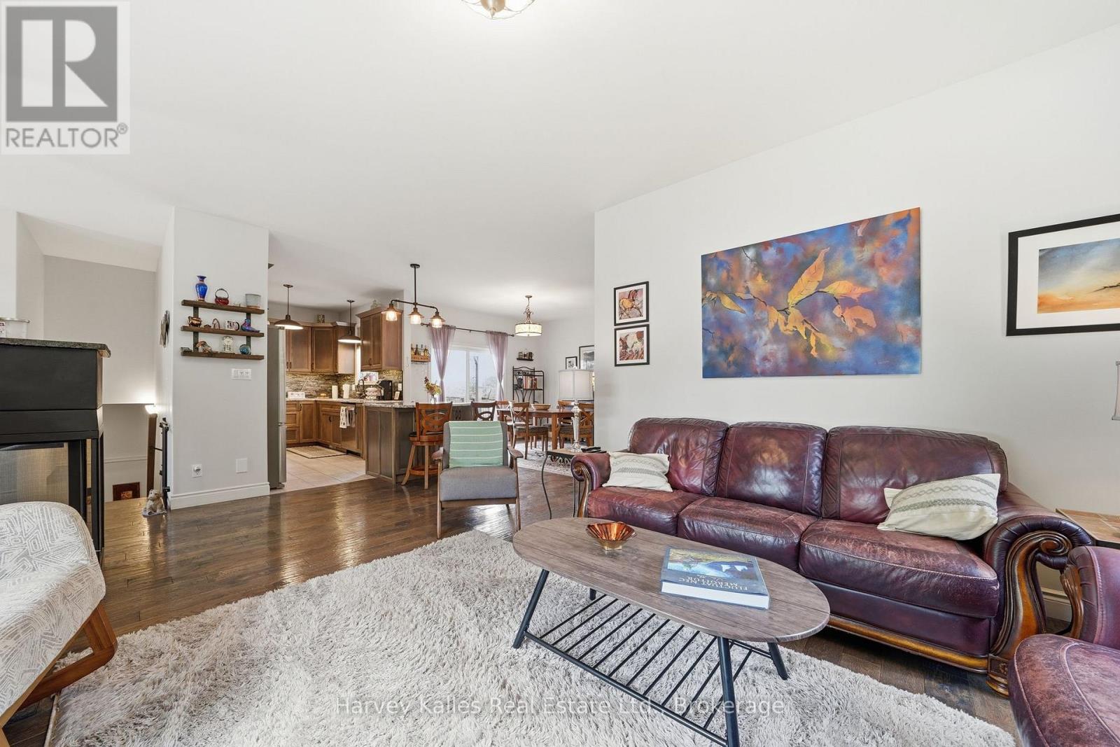 3 CARDINAL COURT