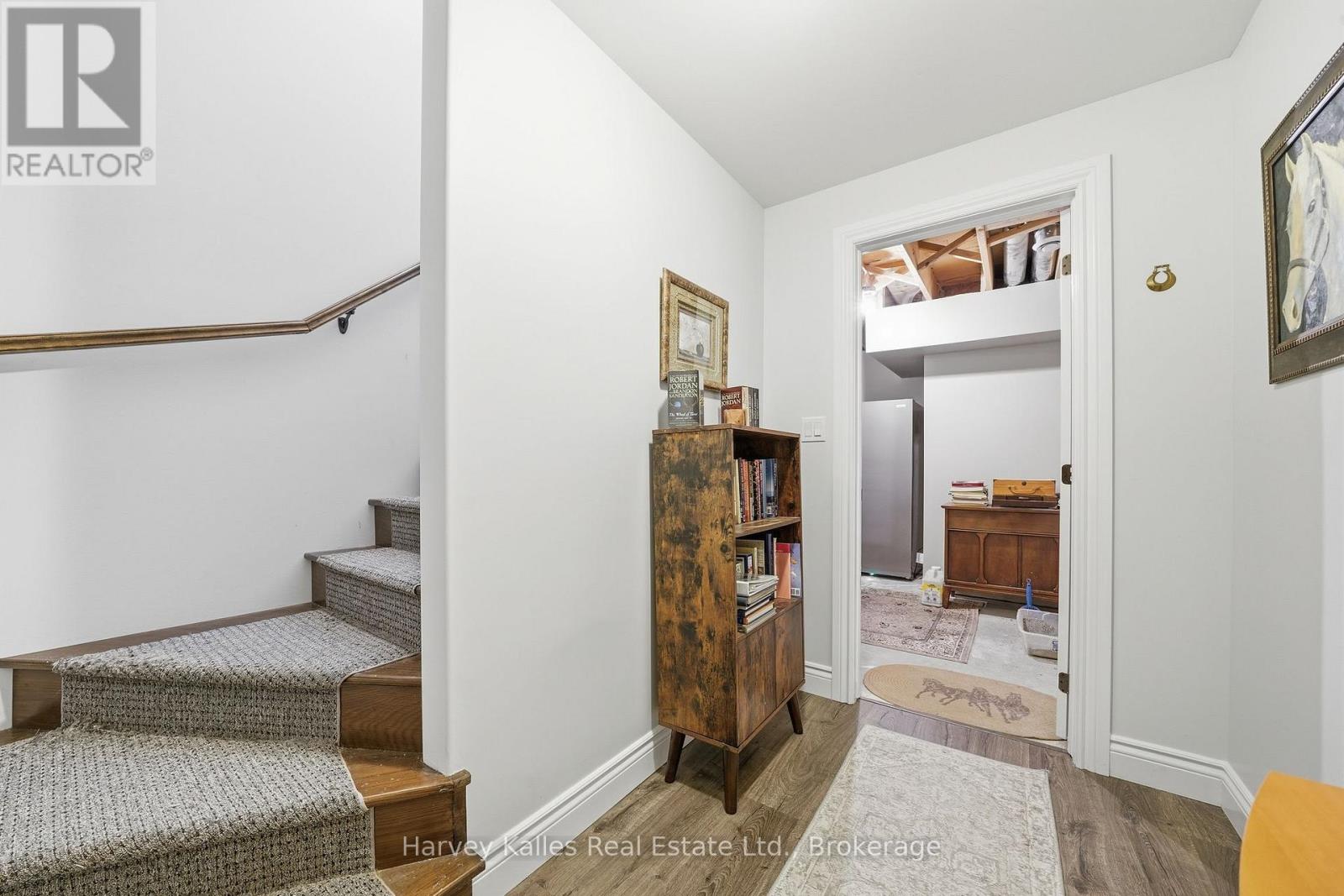 3 CARDINAL COURT