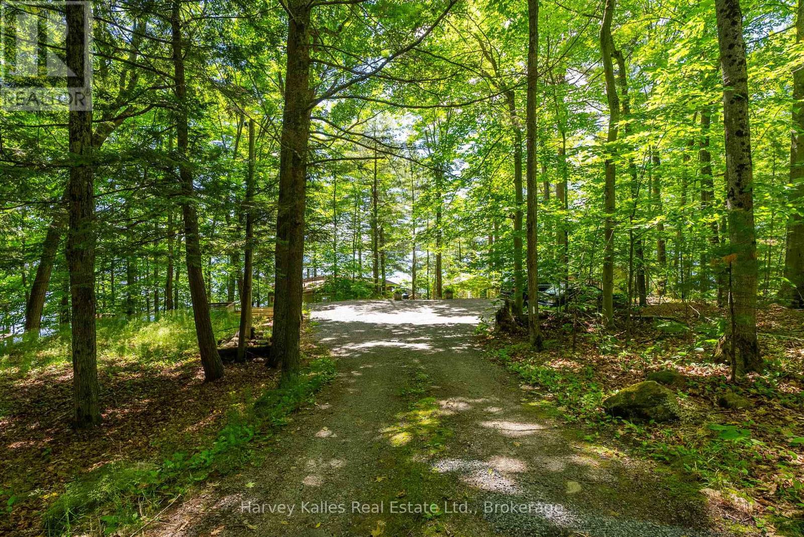 1043 MUSKOKA CRESCENT ROAD