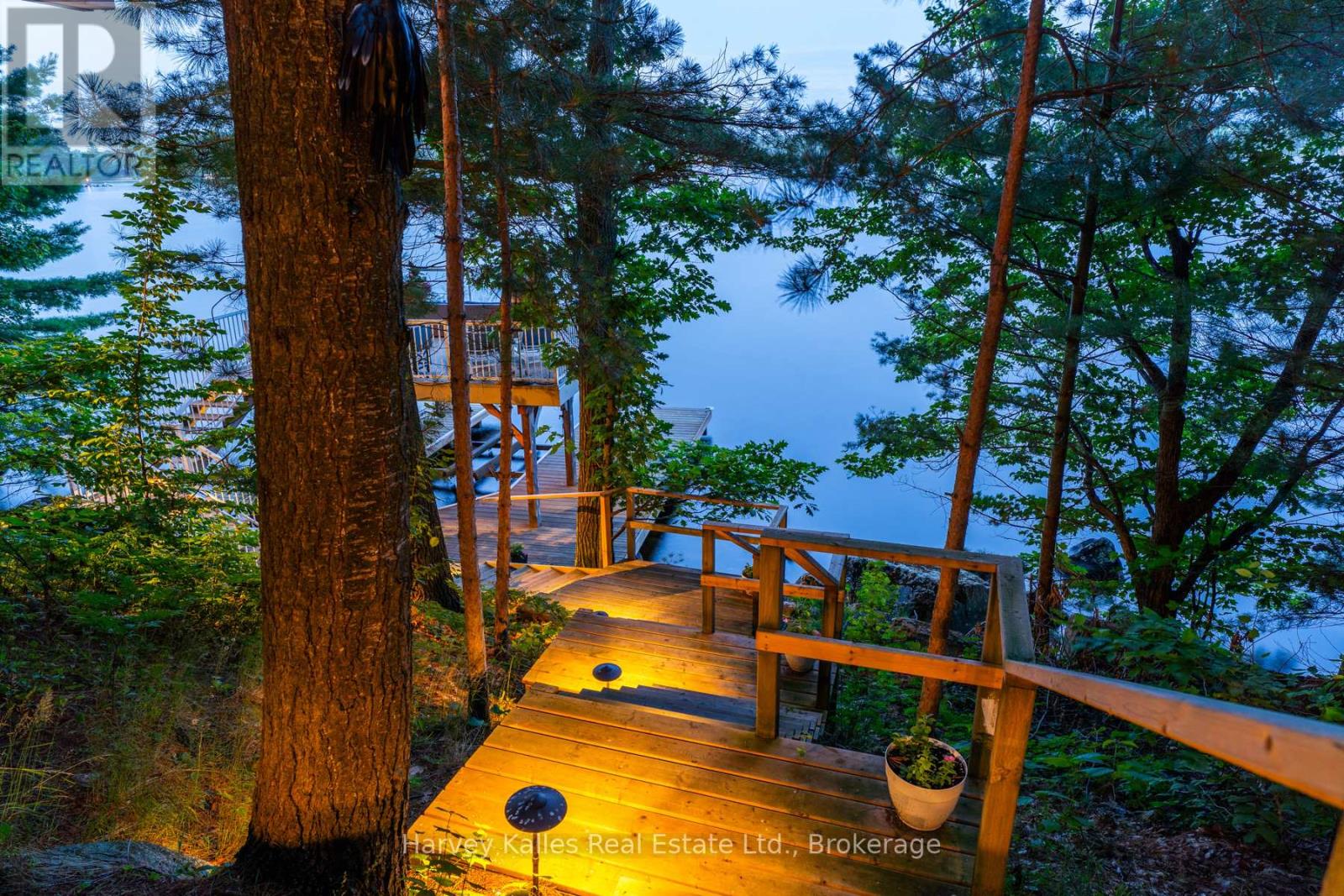 1043 MUSKOKA CRESCENT ROAD