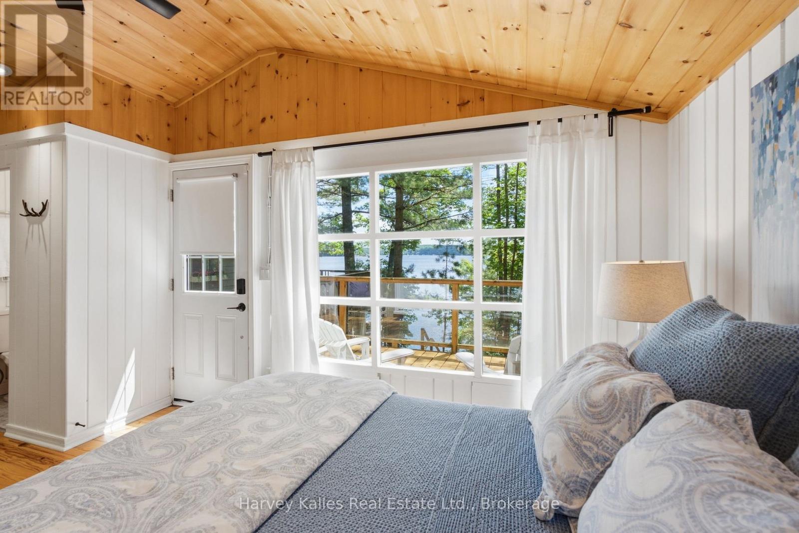 1043 MUSKOKA CRESCENT ROAD