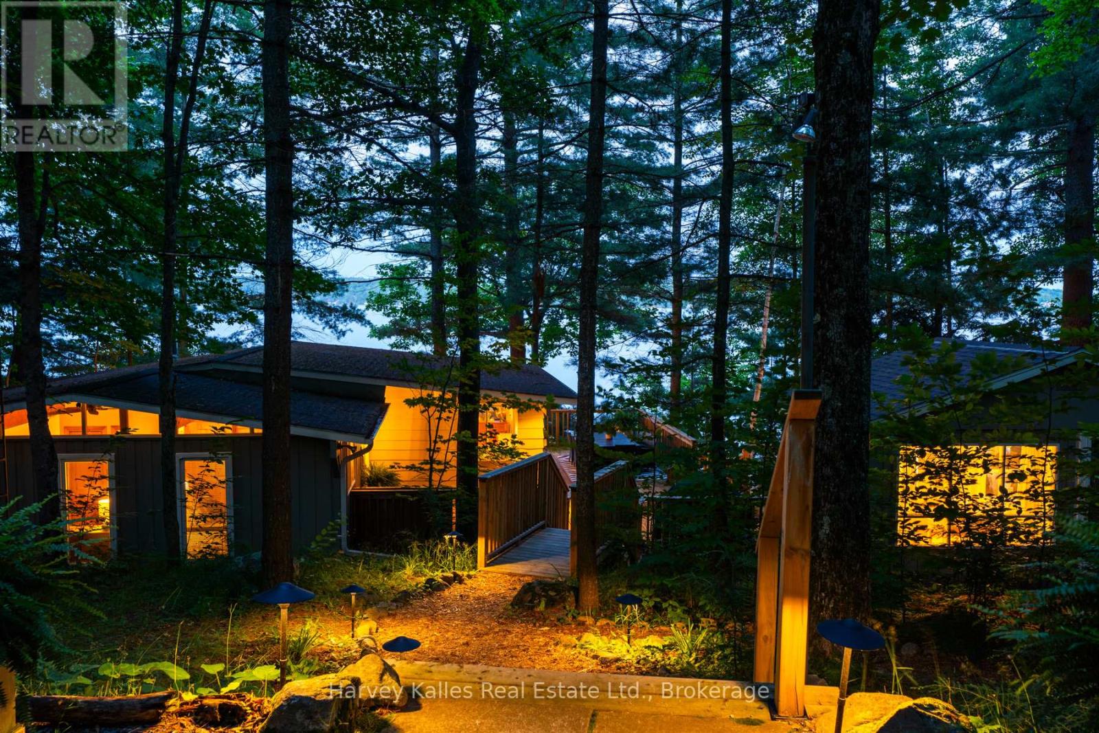 1043 MUSKOKA CRESCENT ROAD