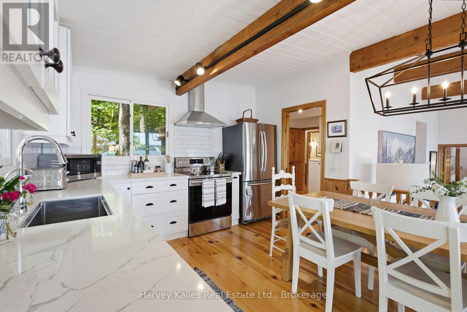 1043 MUSKOKA CRESCENT ROAD