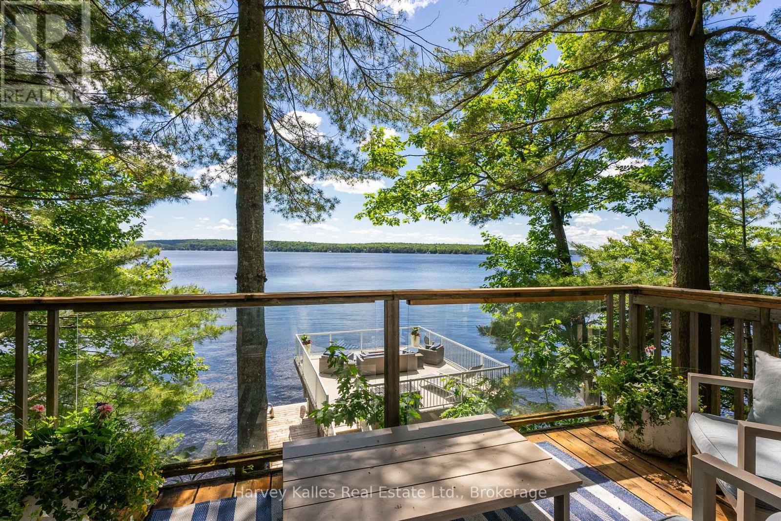 1043 MUSKOKA CRESCENT ROAD