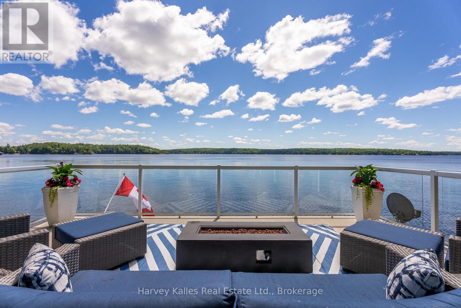 1043 MUSKOKA CRESCENT ROAD