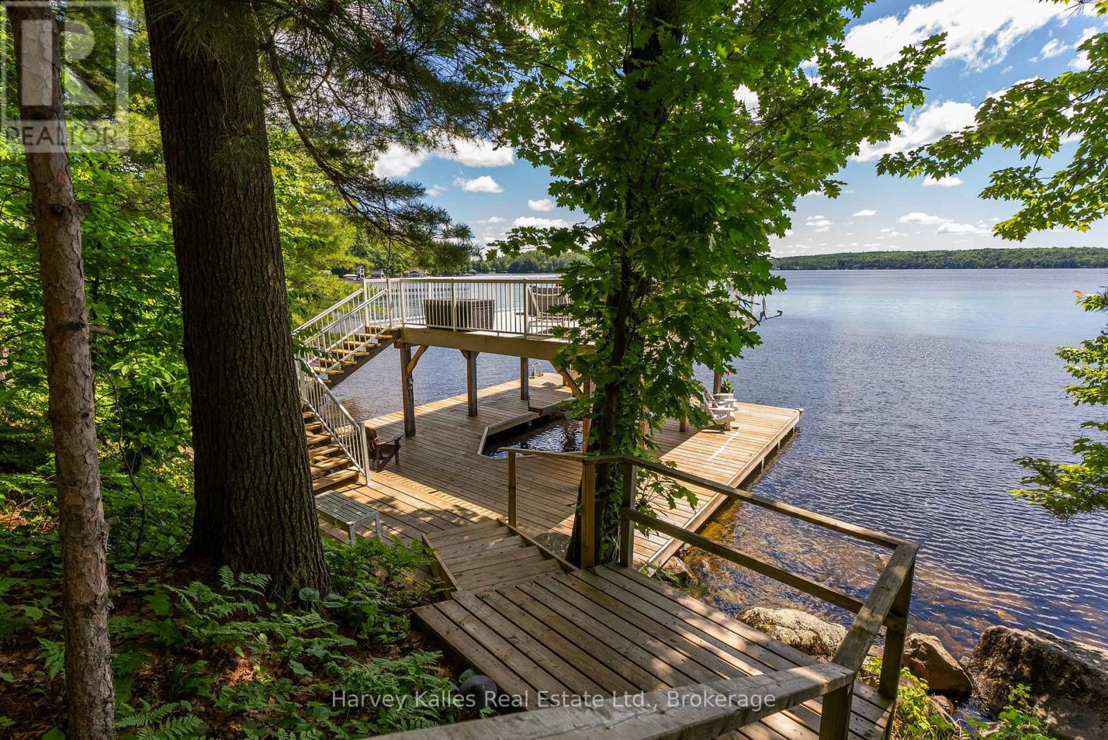 1043 MUSKOKA CRESCENT ROAD