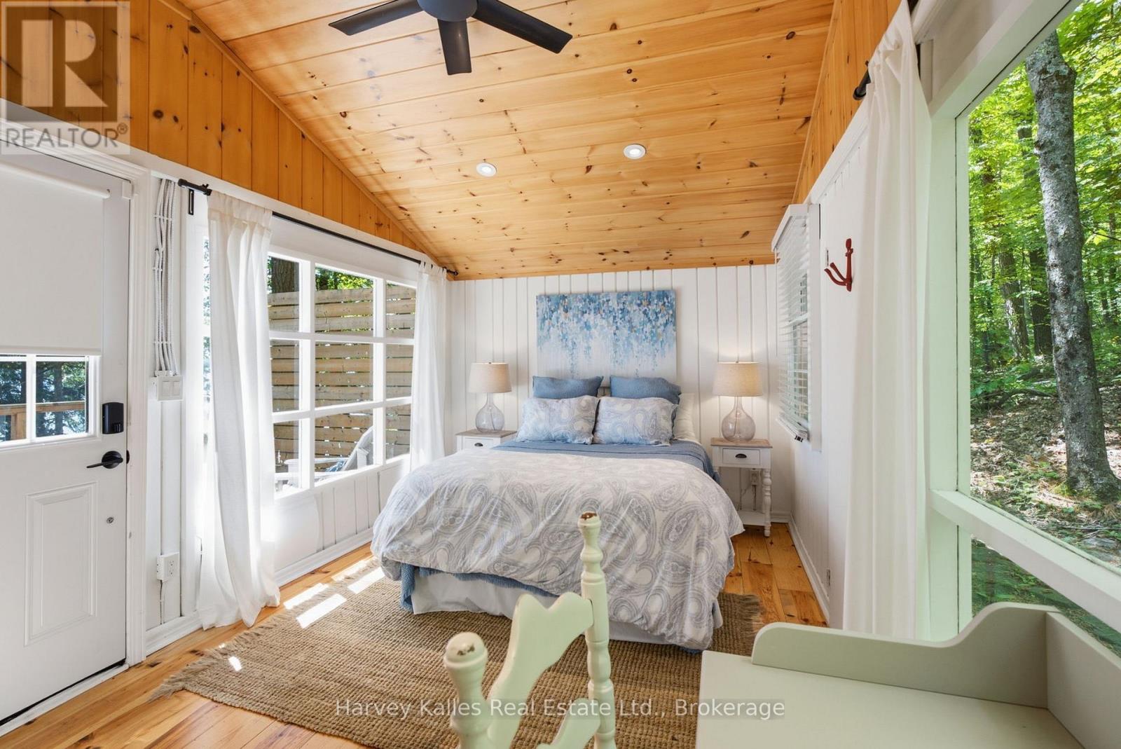 1043 MUSKOKA CRESCENT ROAD