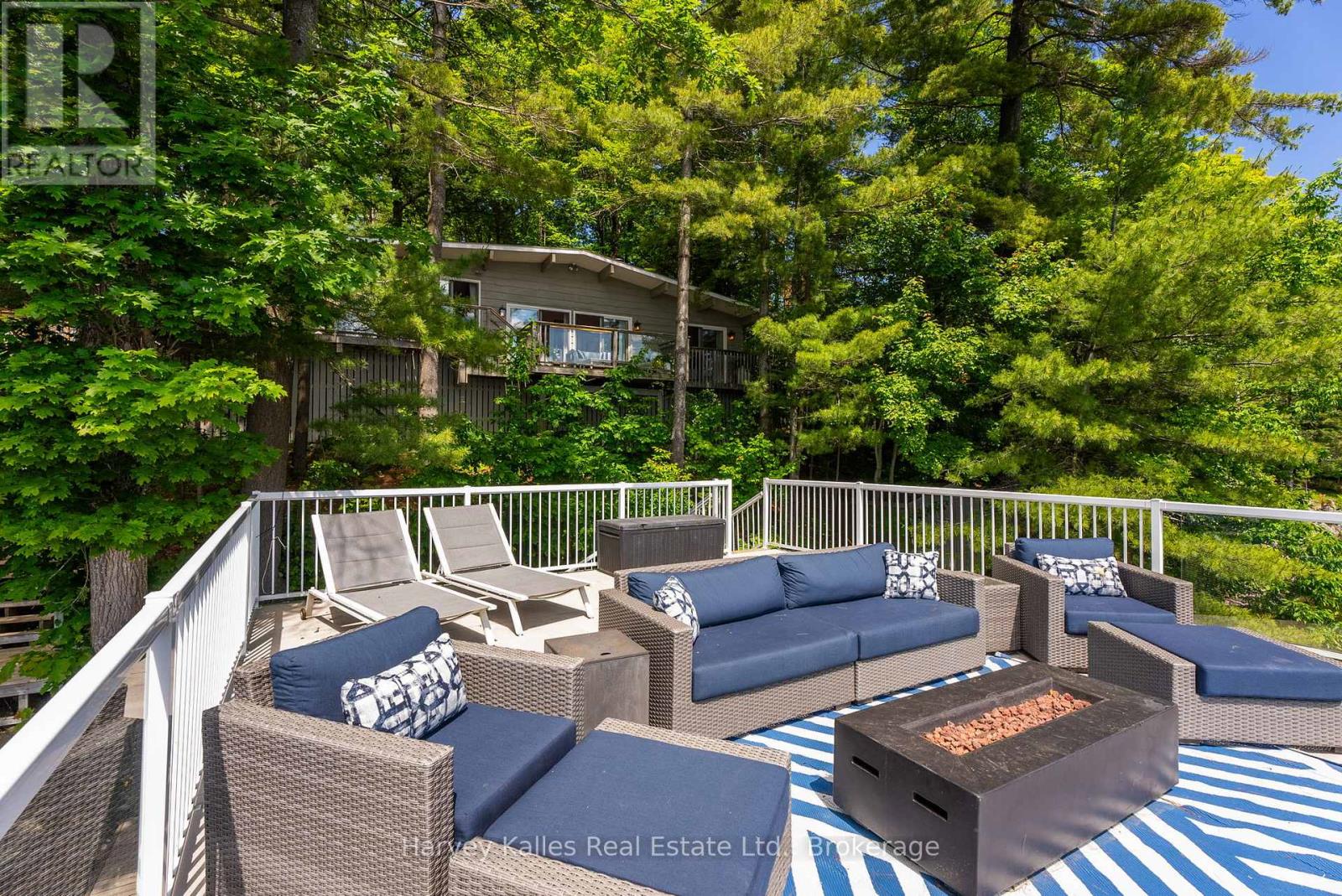 1043 MUSKOKA CRESCENT ROAD