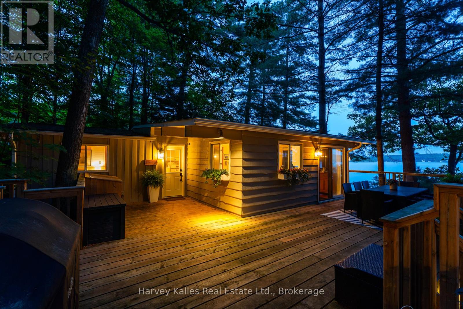 1043 MUSKOKA CRESCENT ROAD
