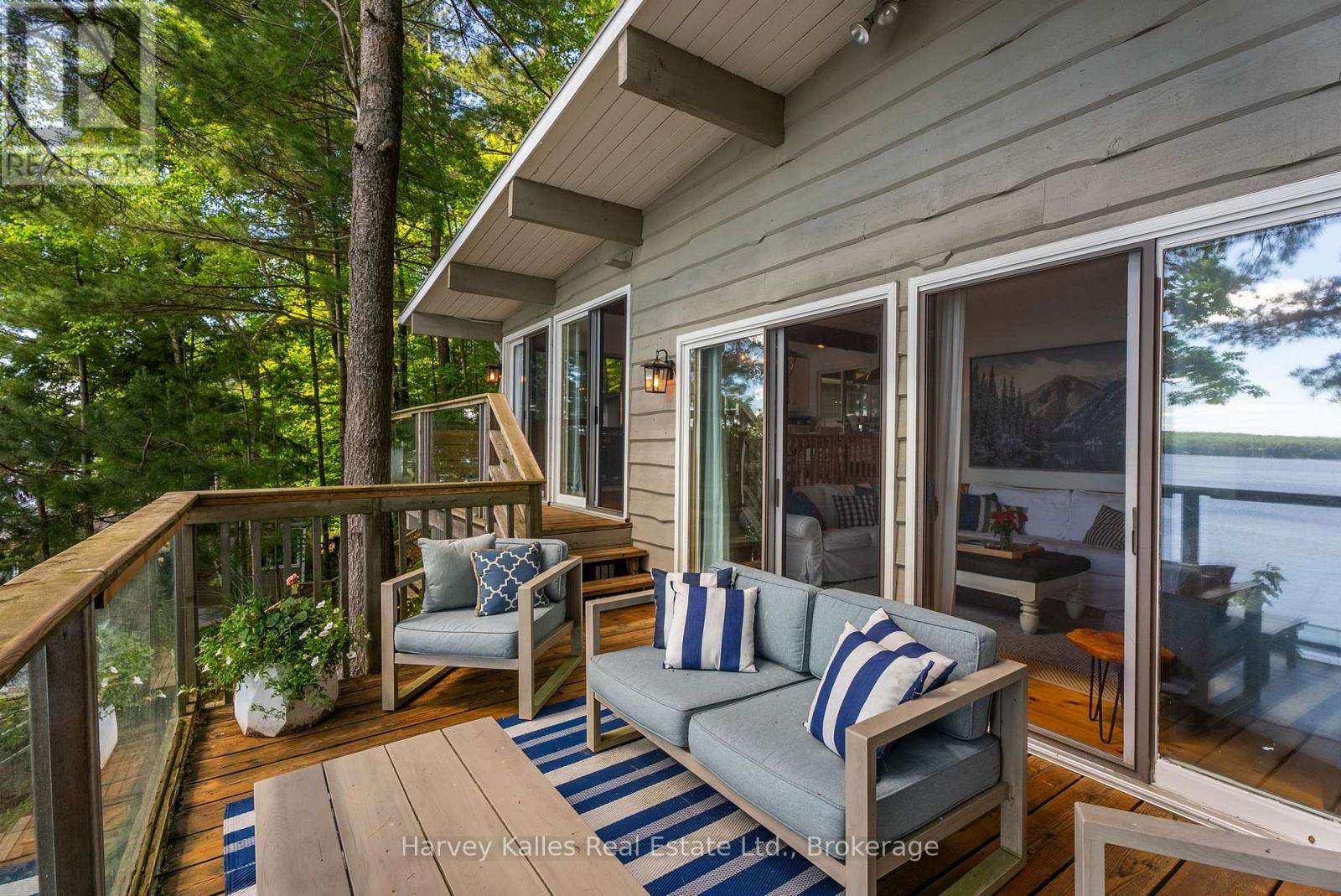 1043 MUSKOKA CRESCENT ROAD