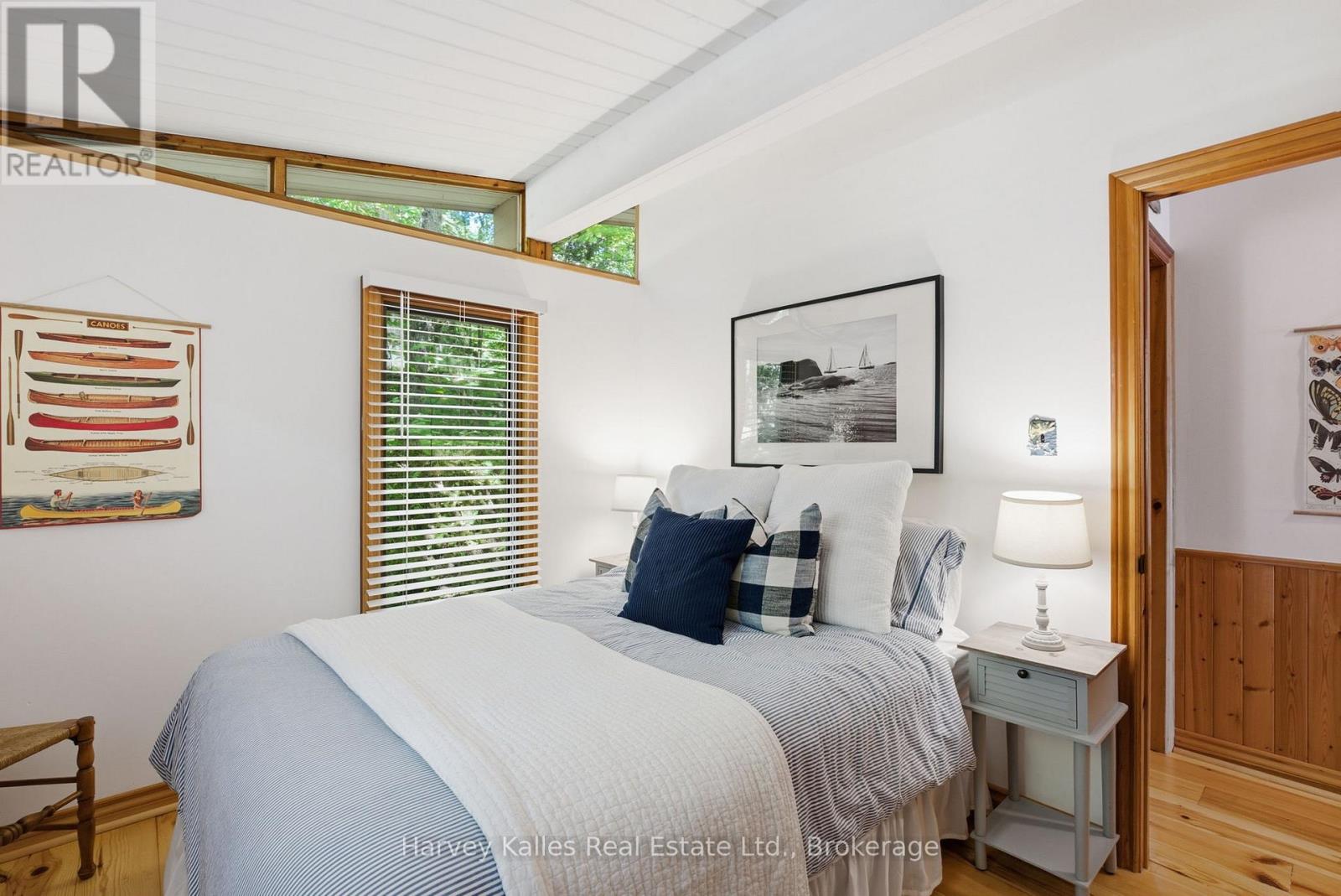 1043 MUSKOKA CRESCENT ROAD