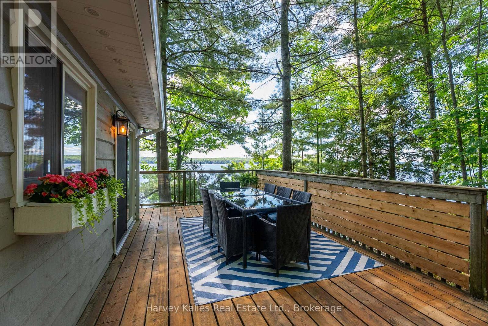 1043 MUSKOKA CRESCENT ROAD