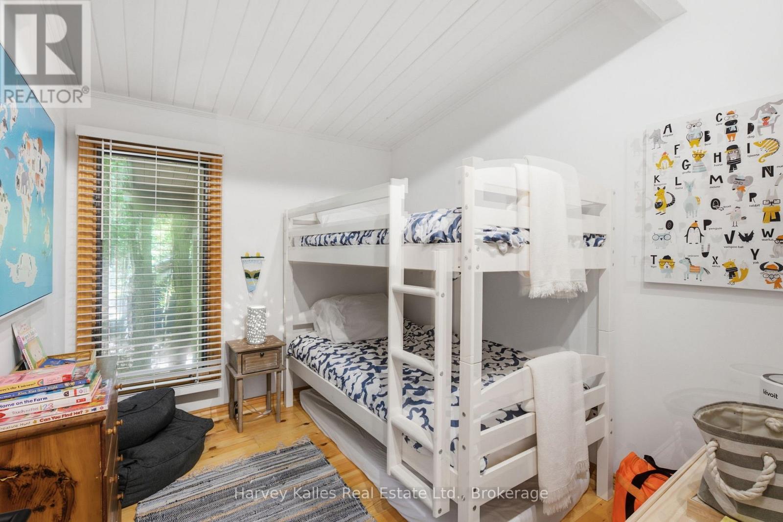1043 MUSKOKA CRESCENT ROAD