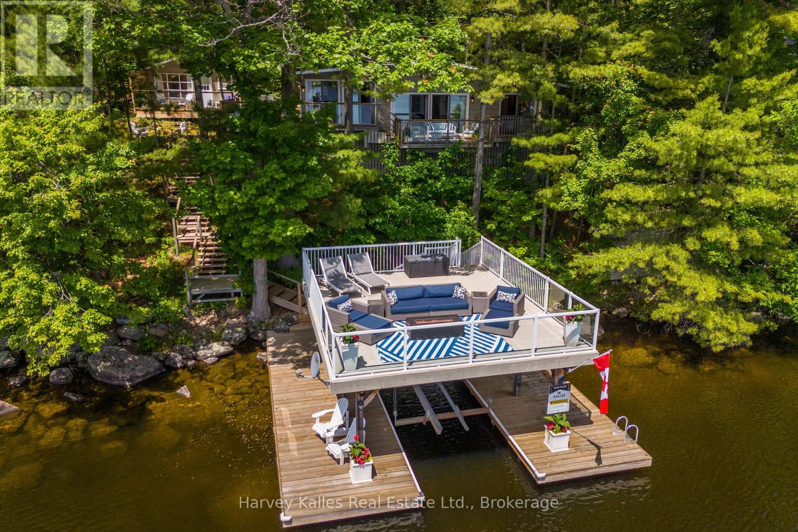 1043 MUSKOKA CRESCENT ROAD