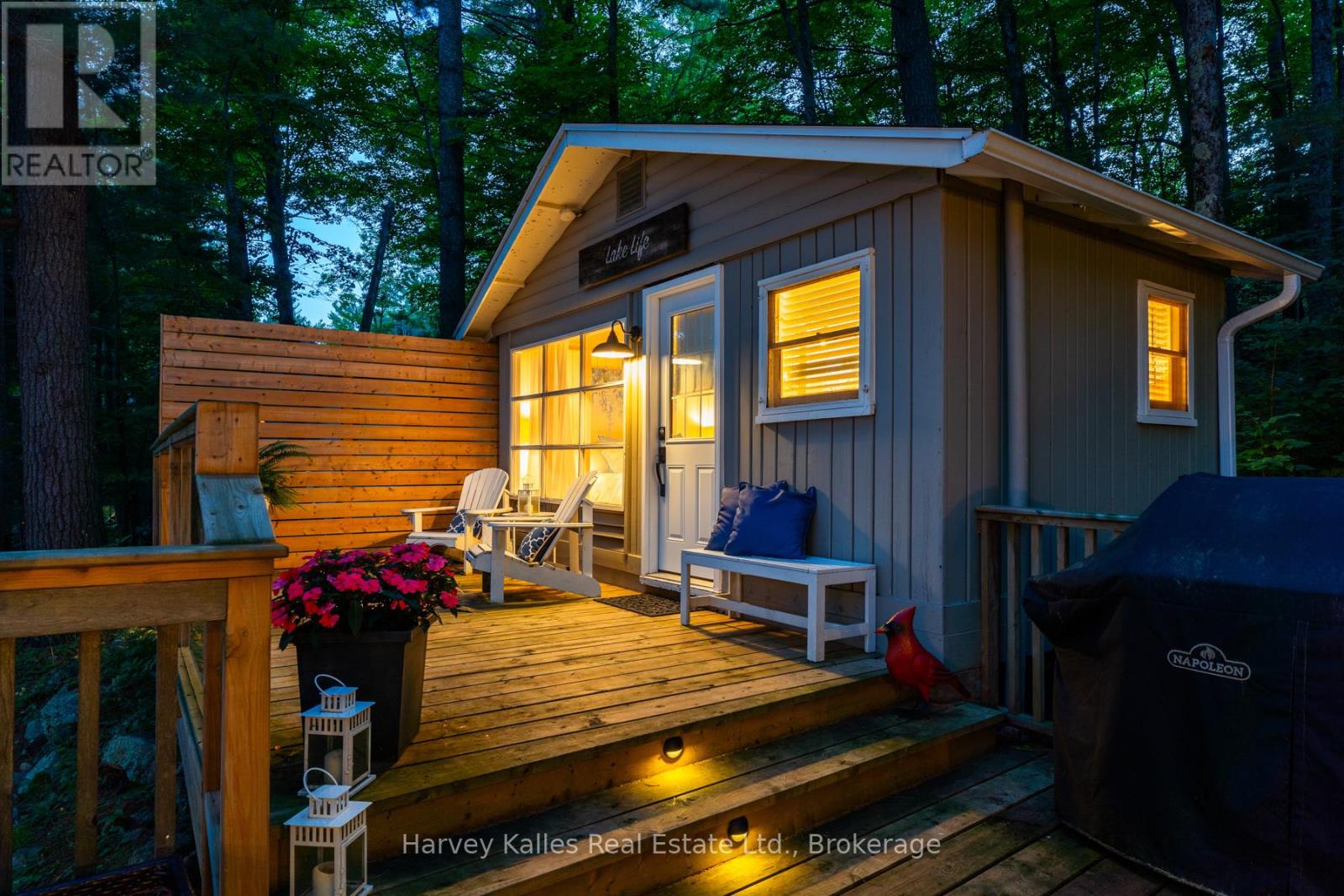 1043 MUSKOKA CRESCENT ROAD