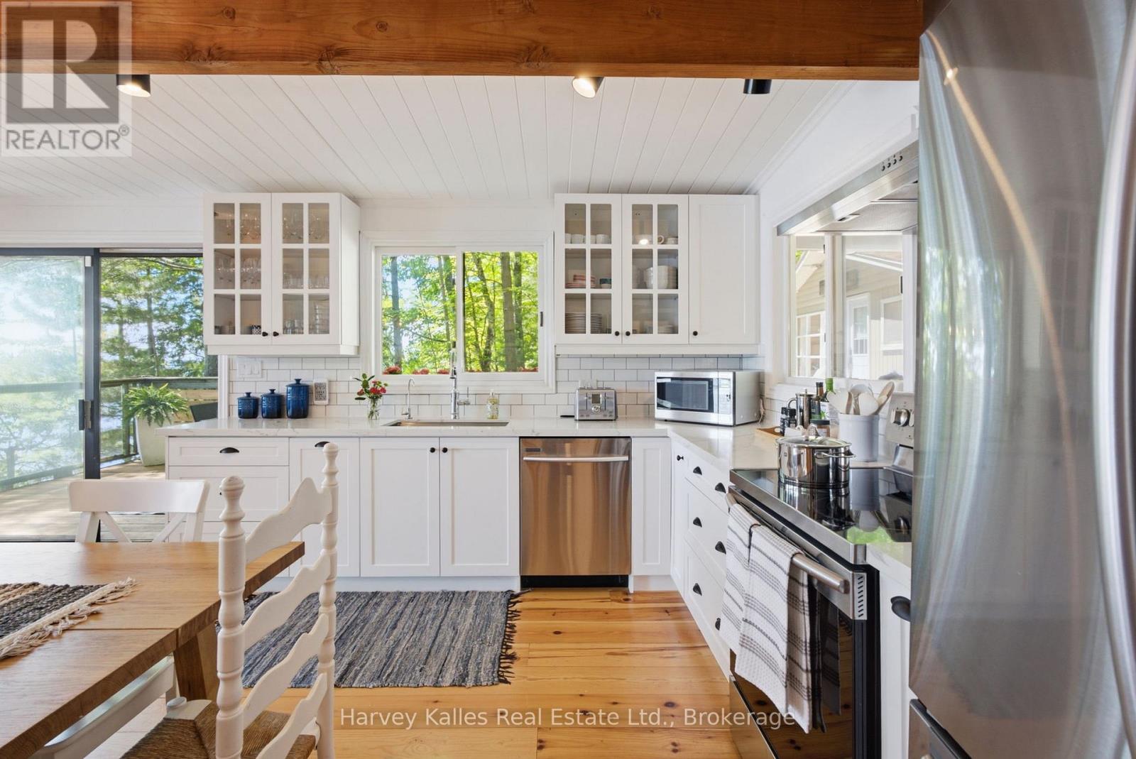 1043 MUSKOKA CRESCENT ROAD