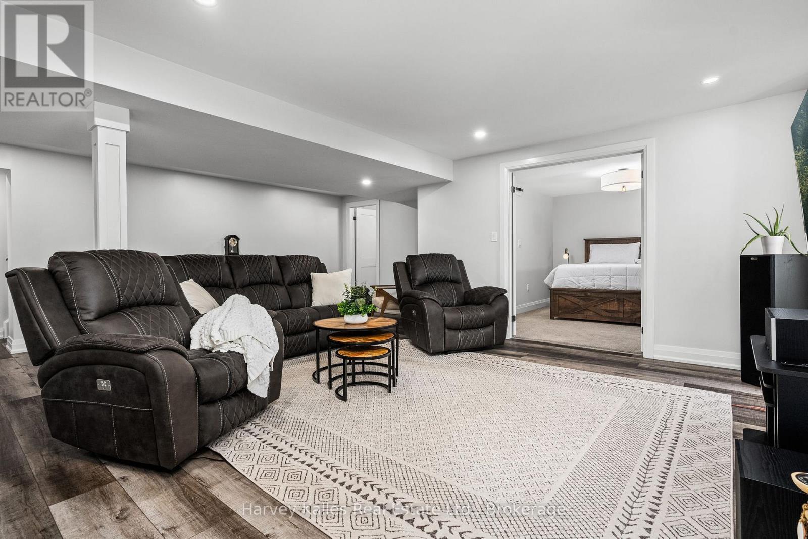 5 BRAESIDE CRESCENT