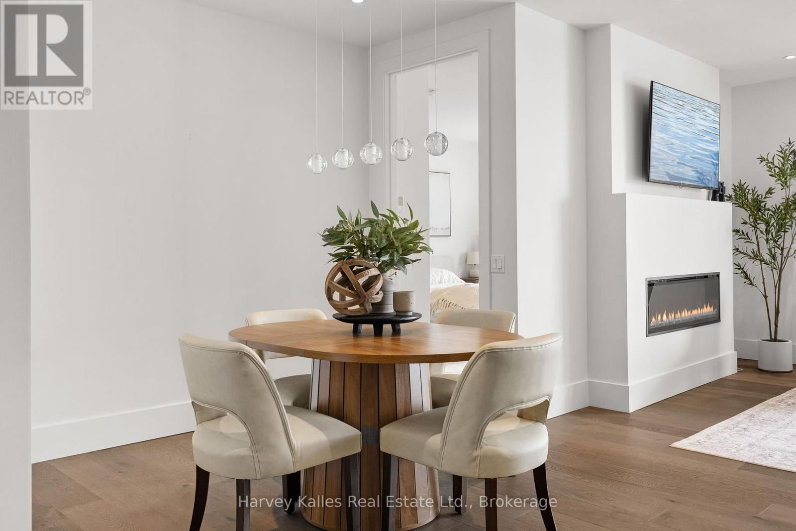 306 - 727 GRANDVIEW DRIVE