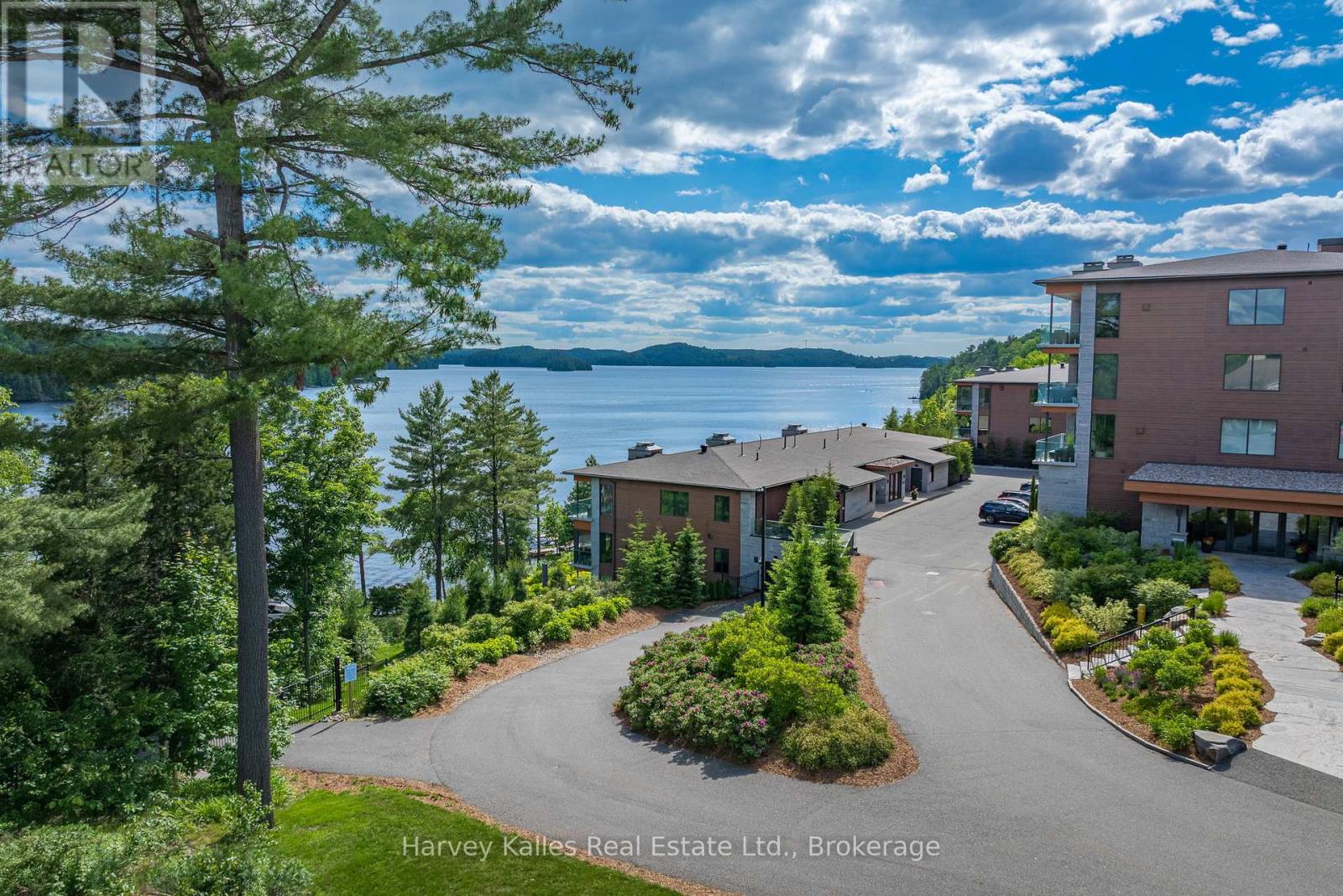 306 - 727 GRANDVIEW DRIVE