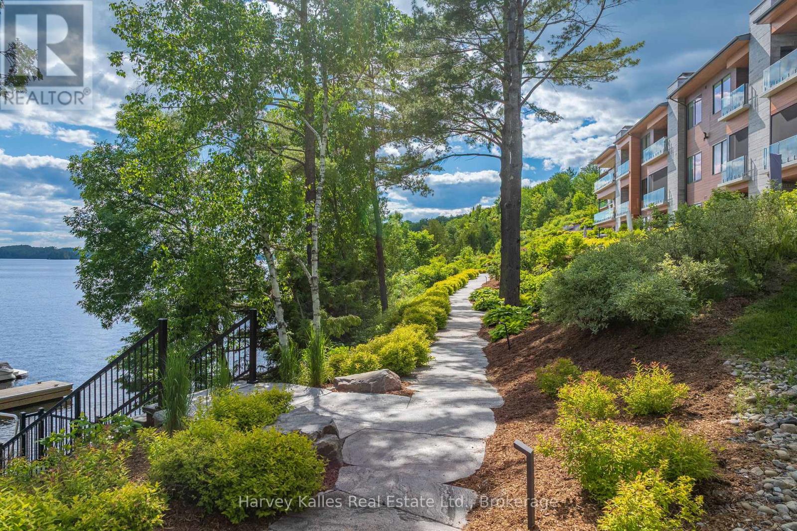 306 - 727 GRANDVIEW DRIVE