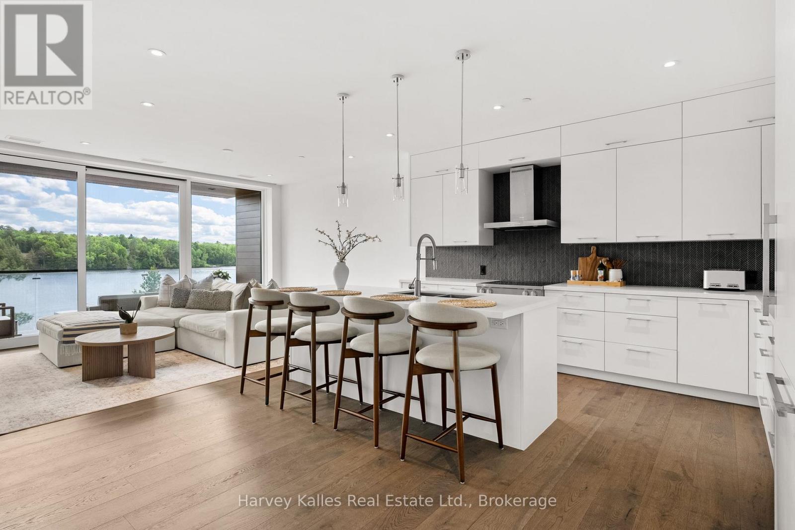 306 - 727 GRANDVIEW DRIVE