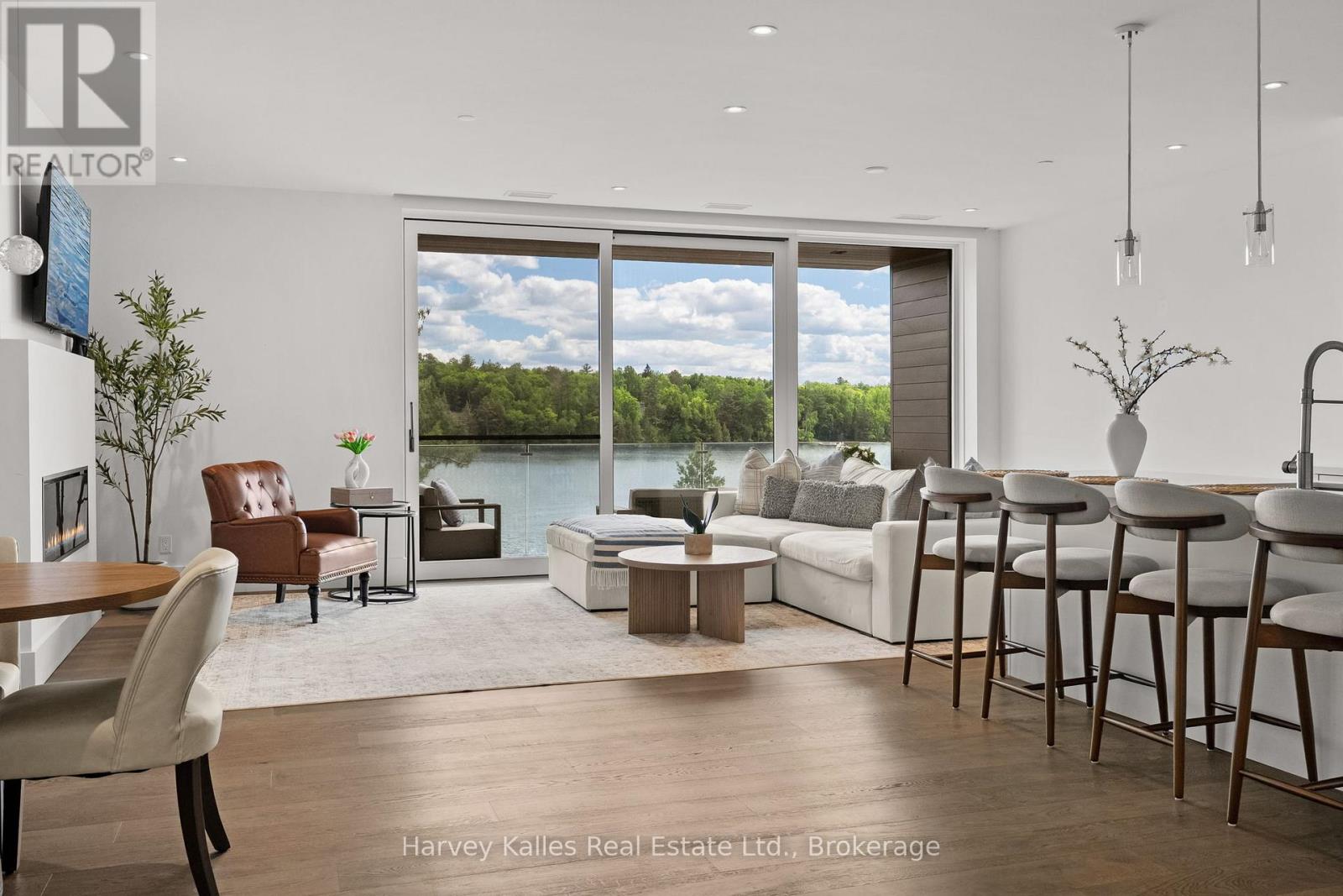 306 - 727 GRANDVIEW DRIVE