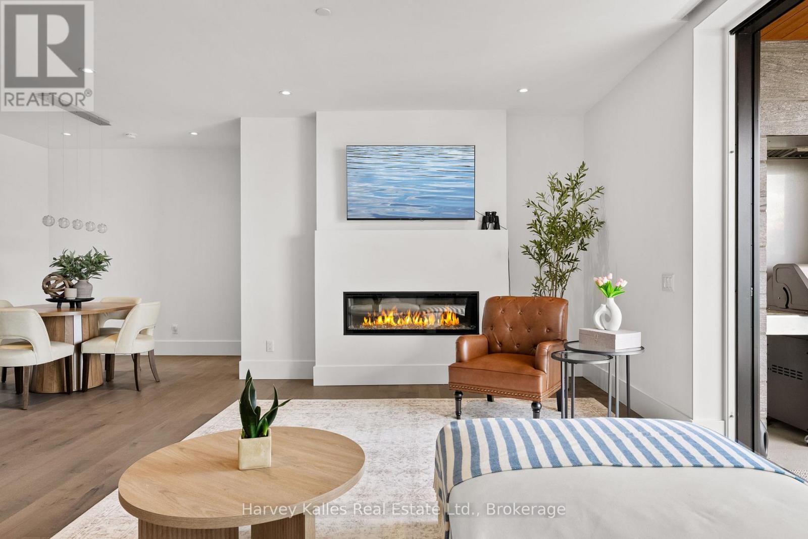 306 - 727 GRANDVIEW DRIVE