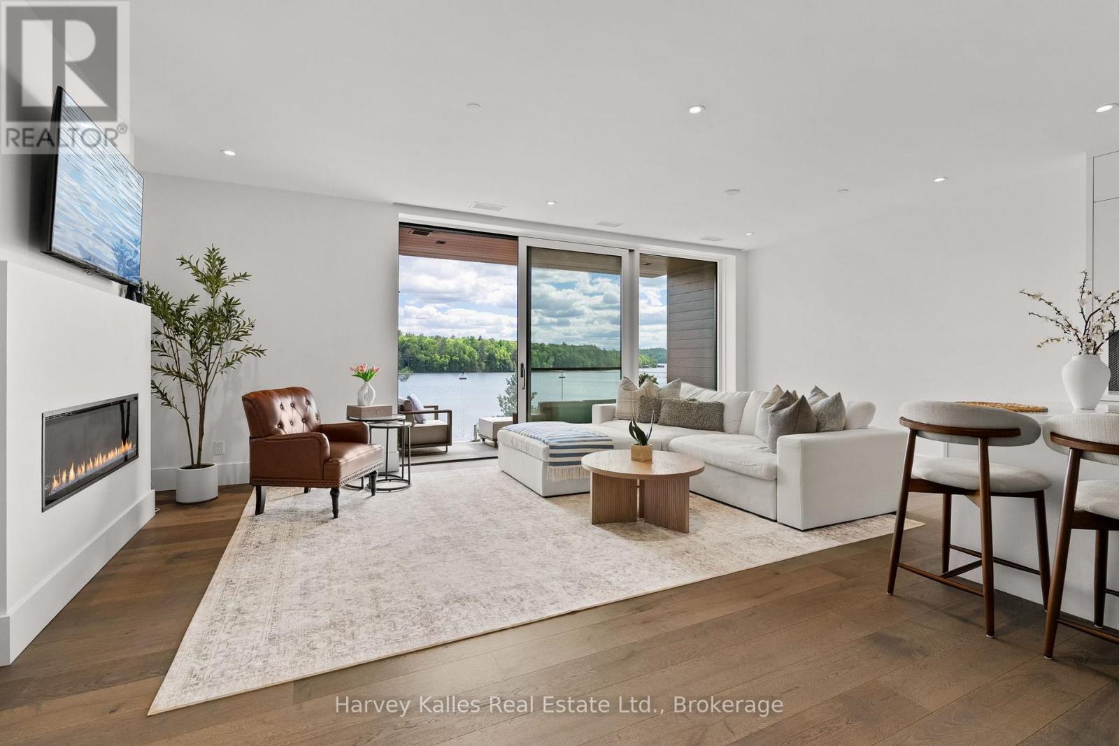 306 - 727 GRANDVIEW DRIVE