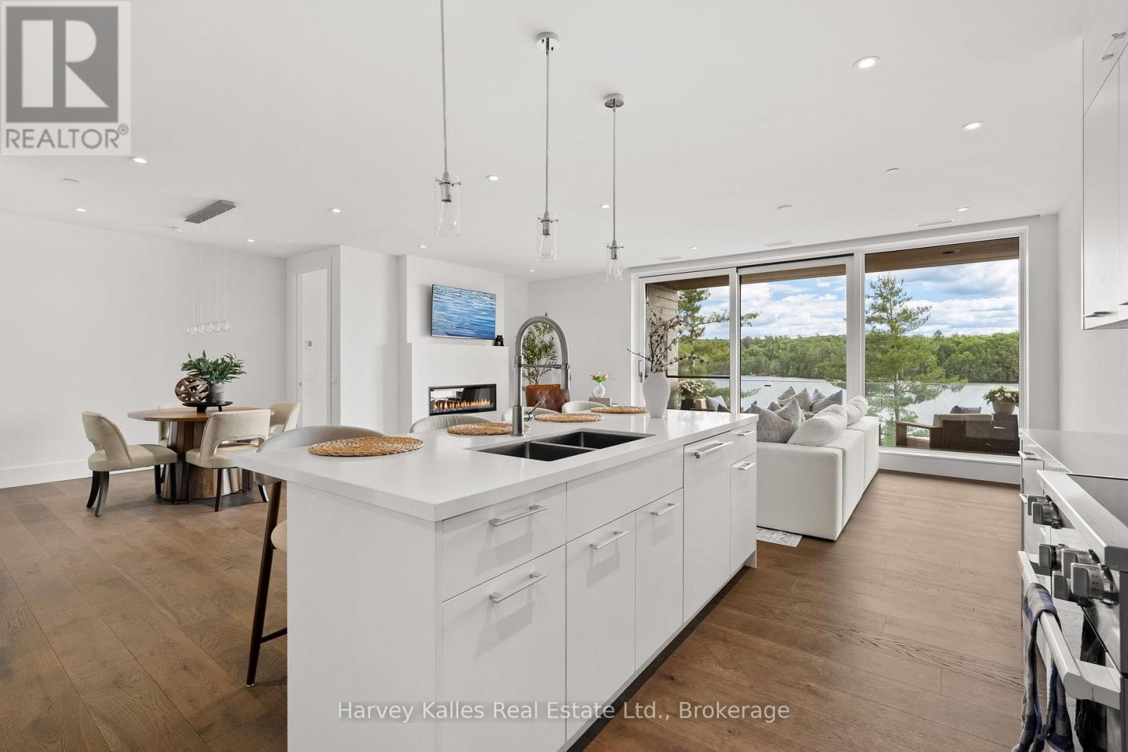 306 - 727 GRANDVIEW DRIVE