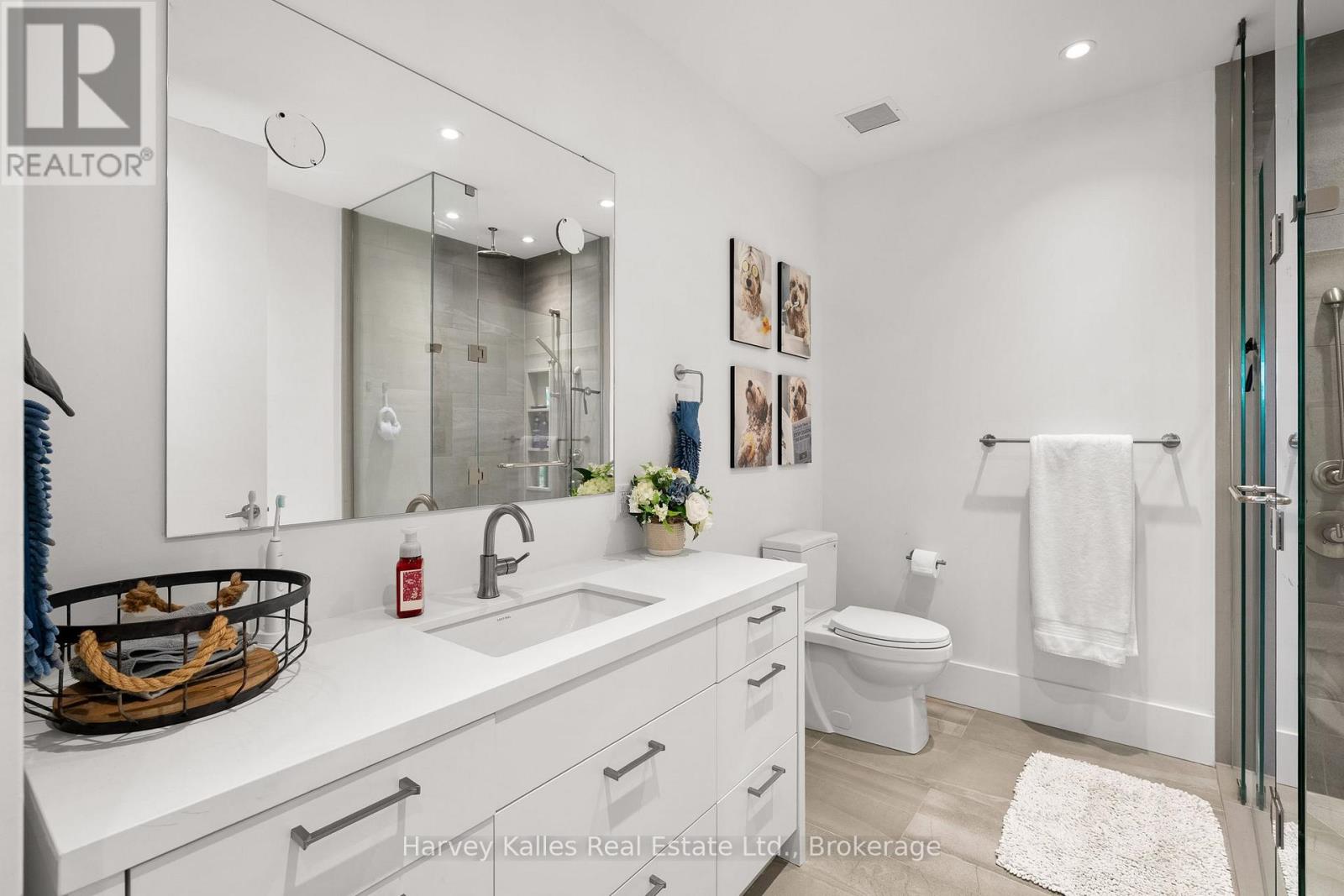 306 - 727 GRANDVIEW DRIVE