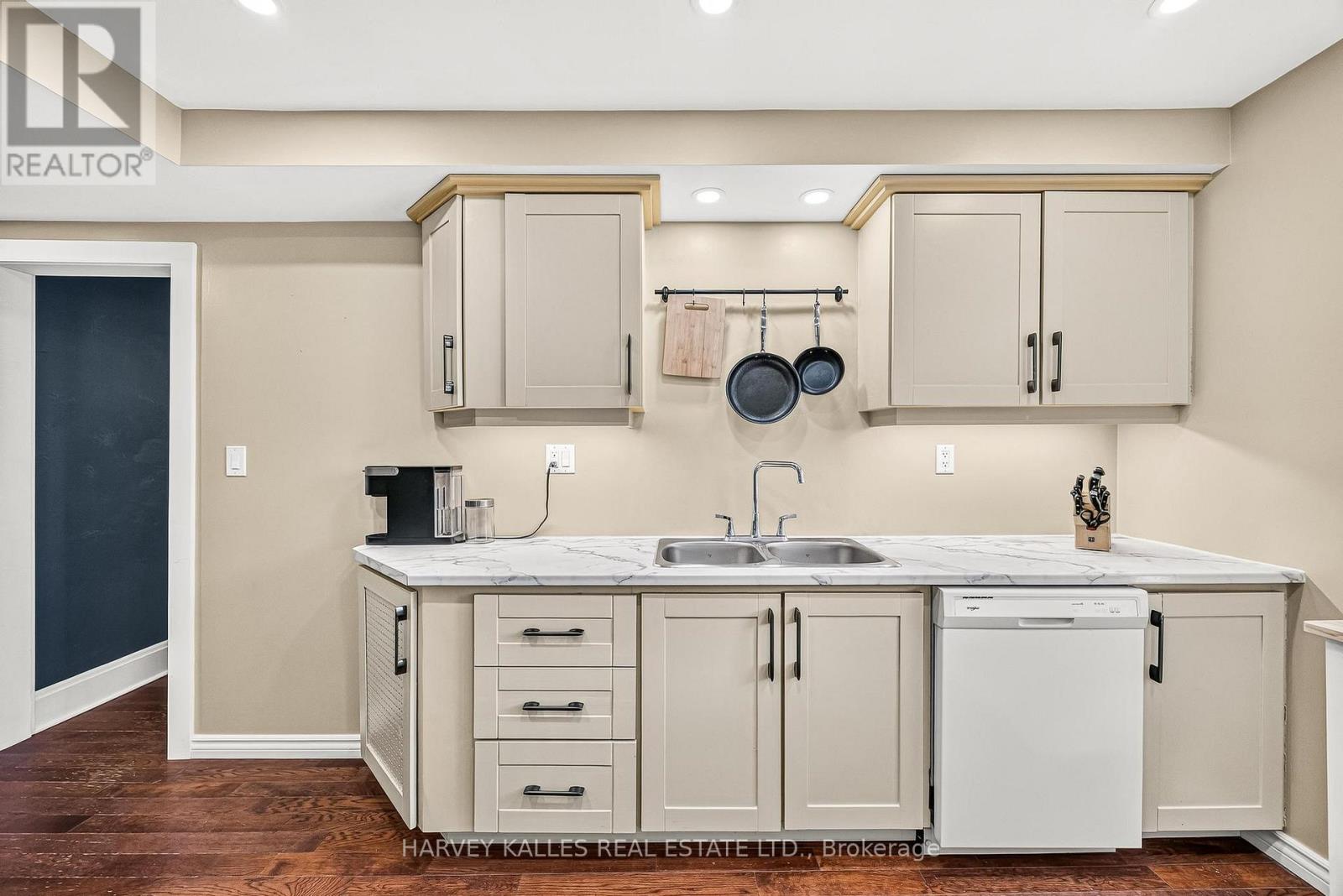 487 DUNSMURE ROAD