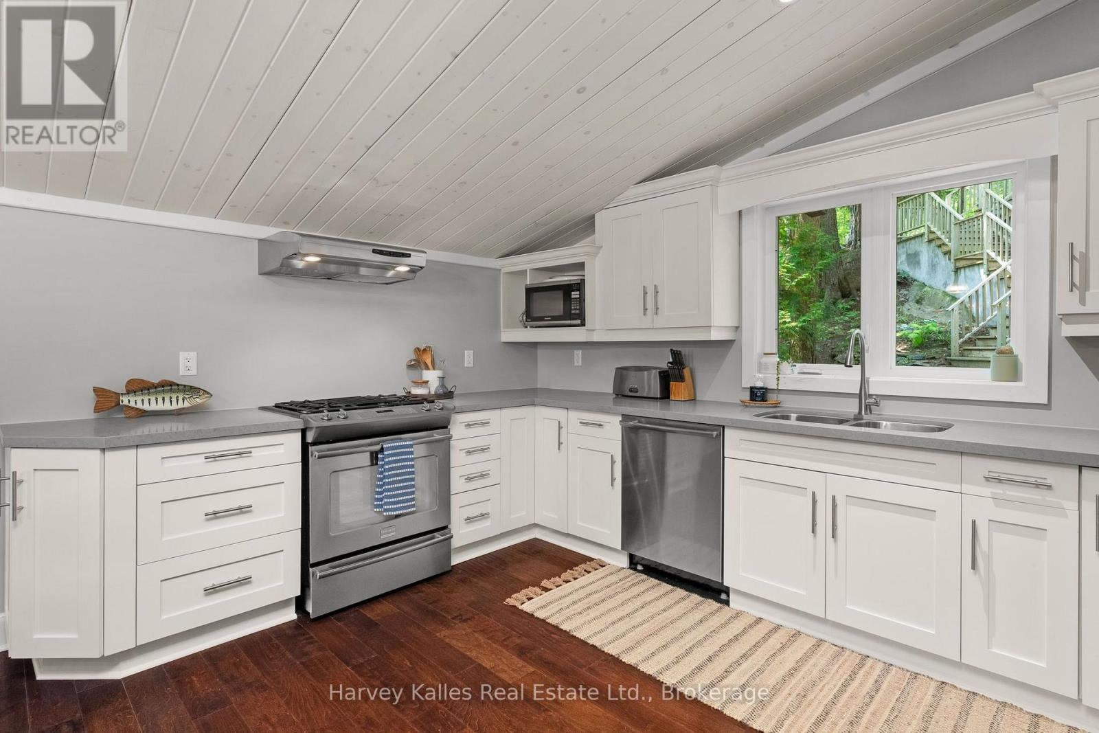 1075 HALLETT ROAD