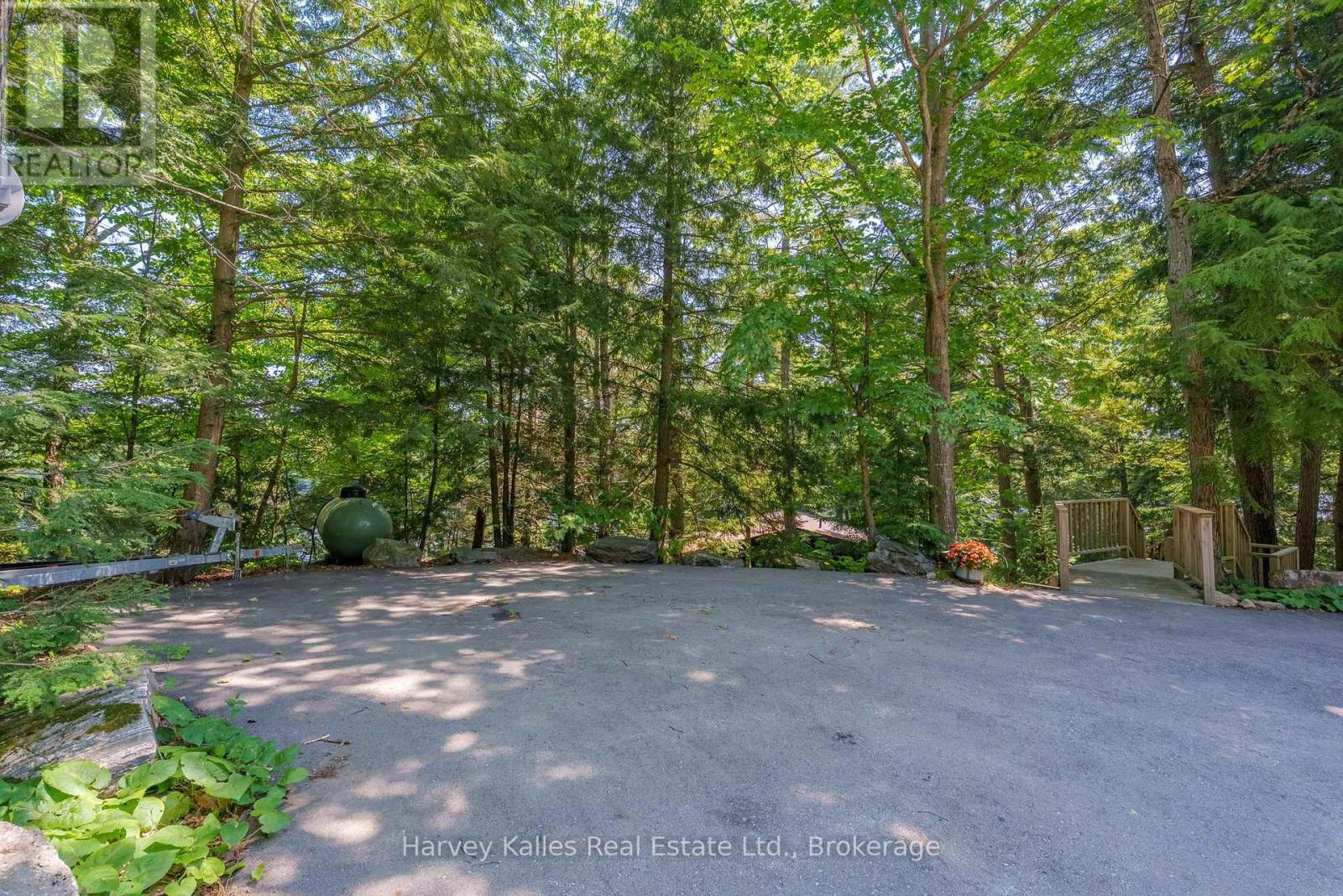 1075 HALLETT ROAD