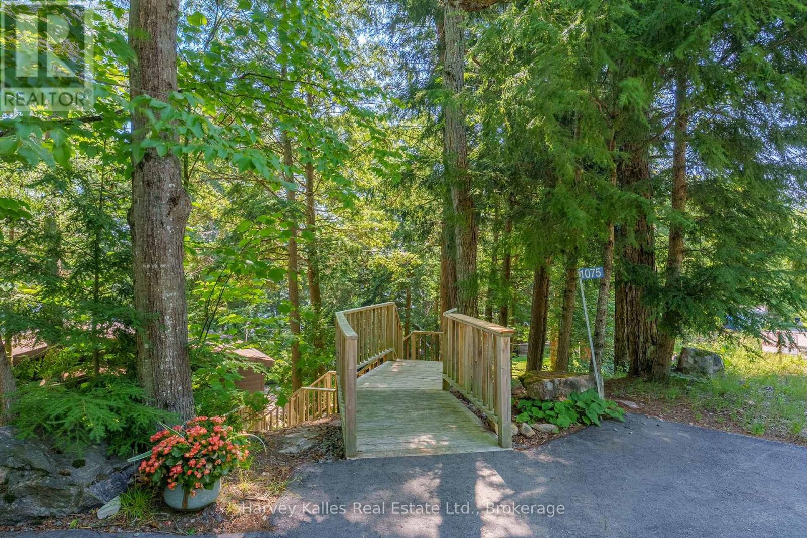 1075 HALLETT ROAD