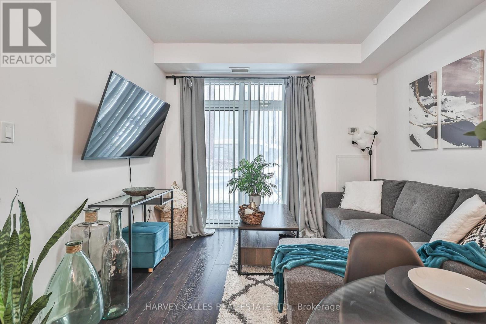 122 - 101 SHOREVIEW PLACE